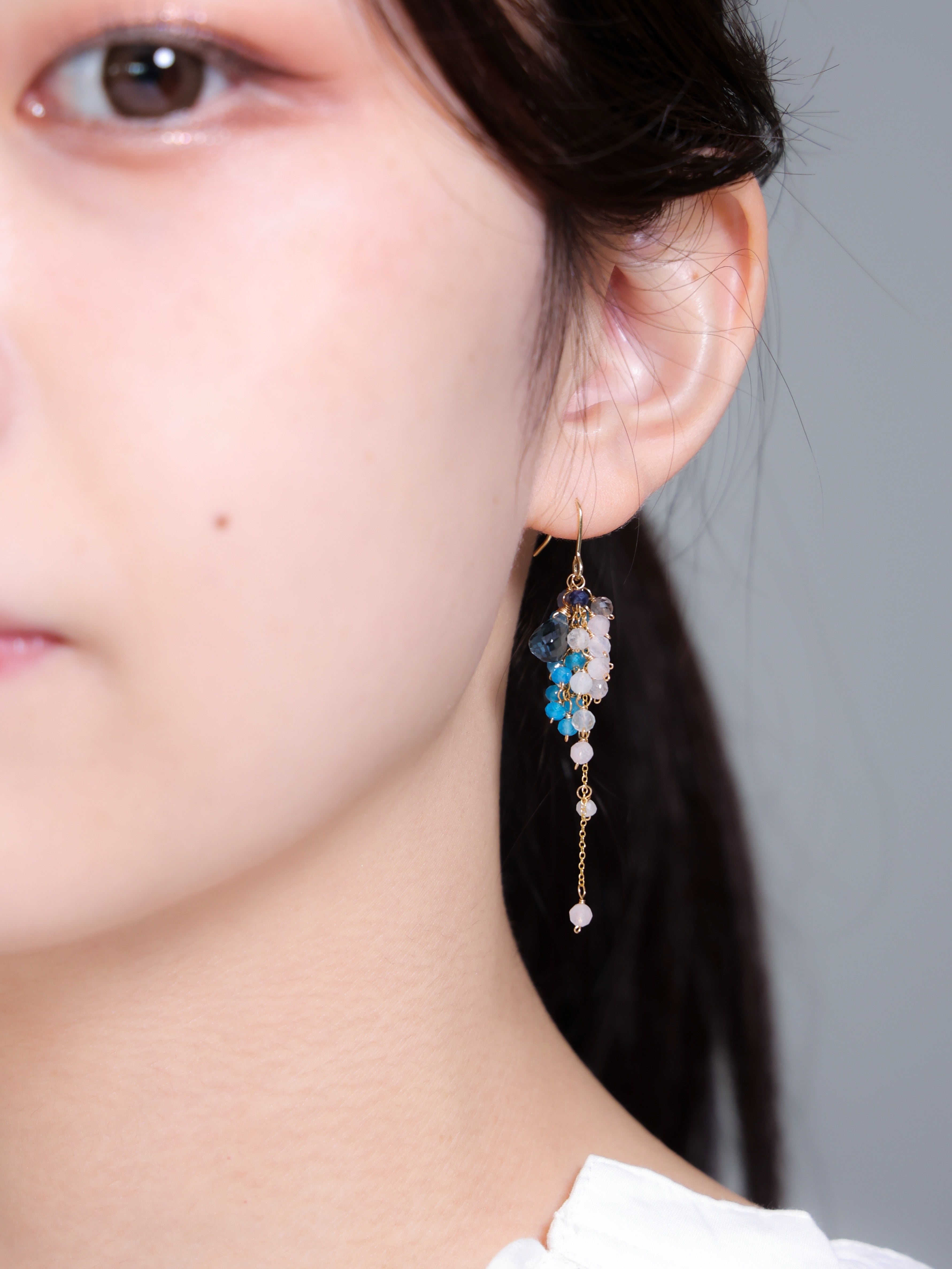 美配色】ロンドンブルートパーズ & 蒼のグラデーション ロングピアス