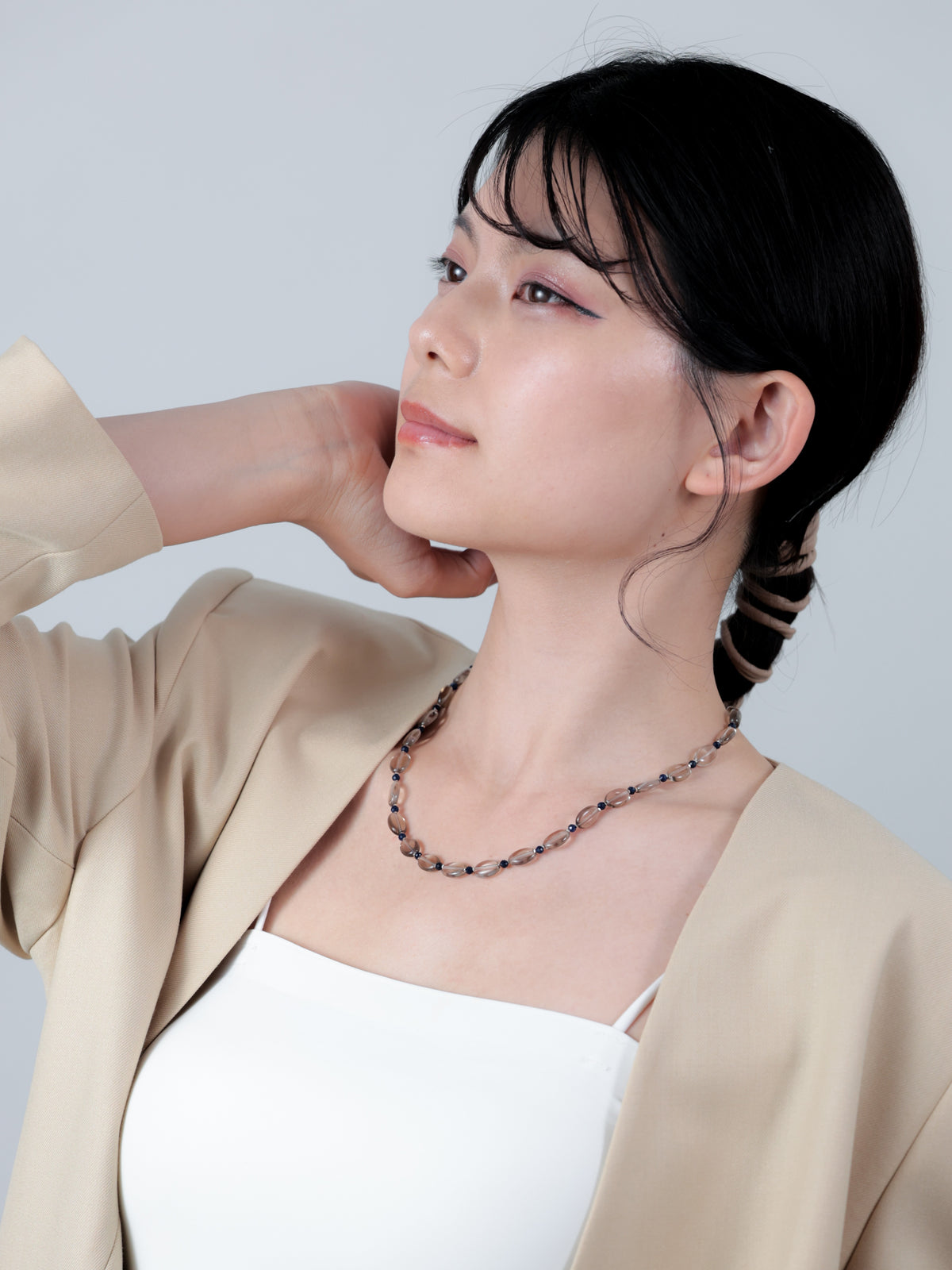スモーキークォーツ × ラピスラズリ ネックレス〈大地と星屑のコントラスト〉SV925 / 9月・12月誕生石|神戸アトリエ LUCINE
