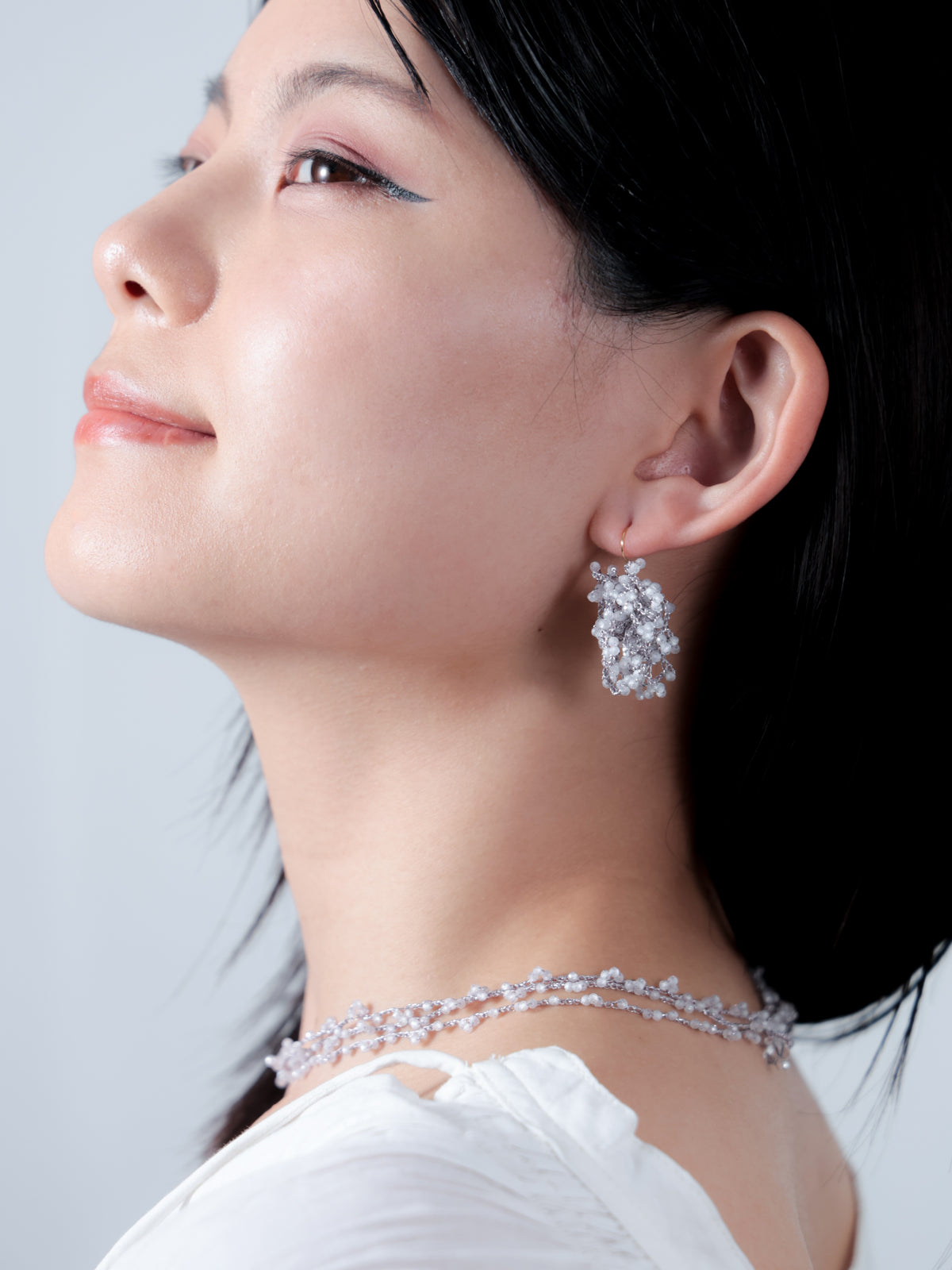 ホワイトジルコン ピアス/イヤリング〈雪華の房〉銀糸のタティングレース 手編み / 選べる金具|神戸アトリエ LUCINE