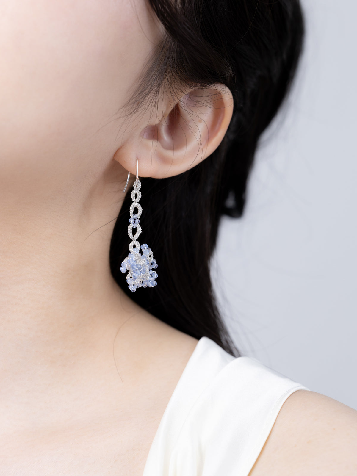 ジルコン × 金糸 クロッシェ ロングピアス/イヤリング - 【光のシャワー】金具変更可