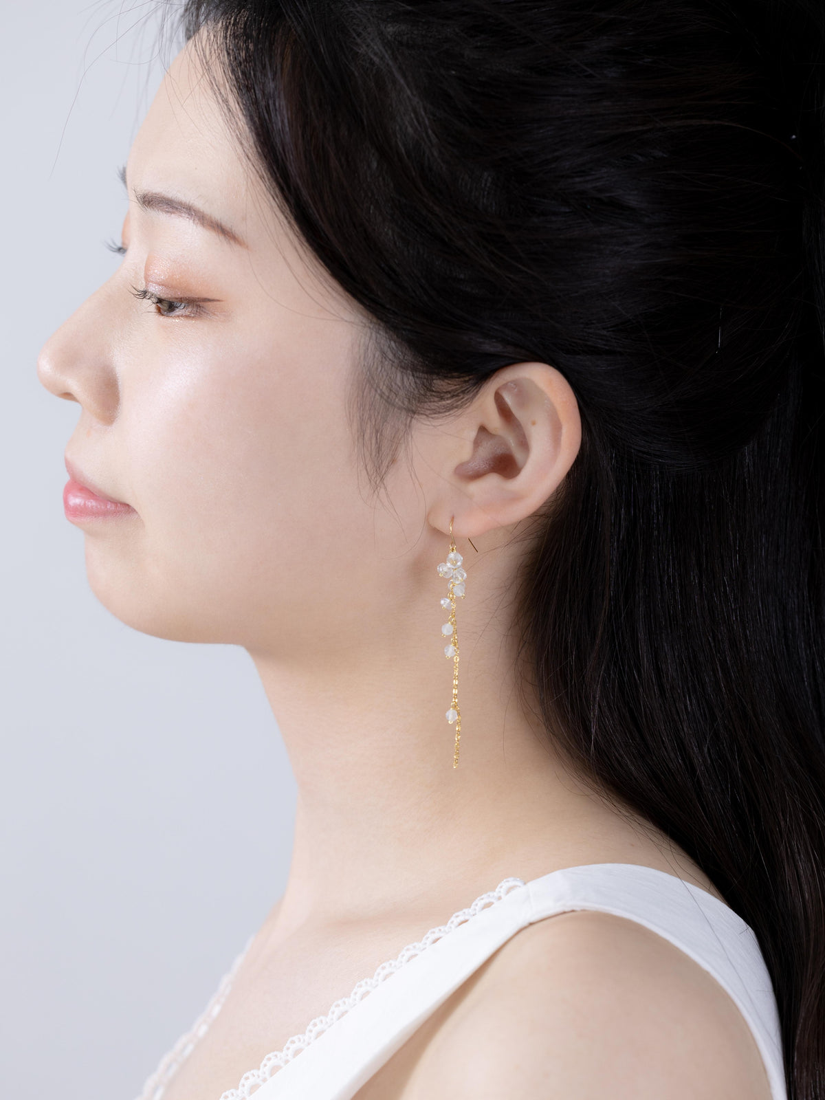 ムーンストーン ロング ピアス/イヤリング - 【月灯りの雨】降り注ぐ光の雫 / 金属アレルギー対応 (14KGF/SV925/316L)
