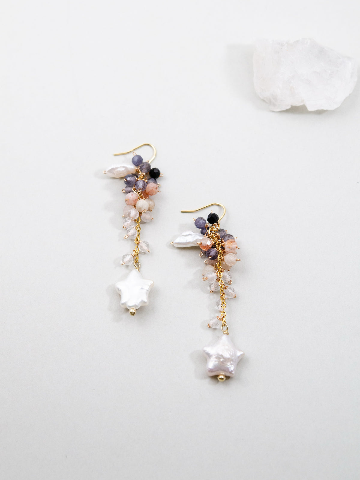 星型パール 天然石 ピアス 置き画 ユニークな形 ハンドメイド