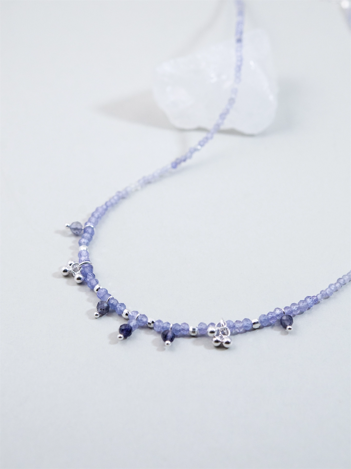 タンザナイト&アイオライト ネックレス〈蒼の夜想曲〉星屑と銀のしずく SV925 / 12月・9月誕生石|神戸アトリエ LUCINE