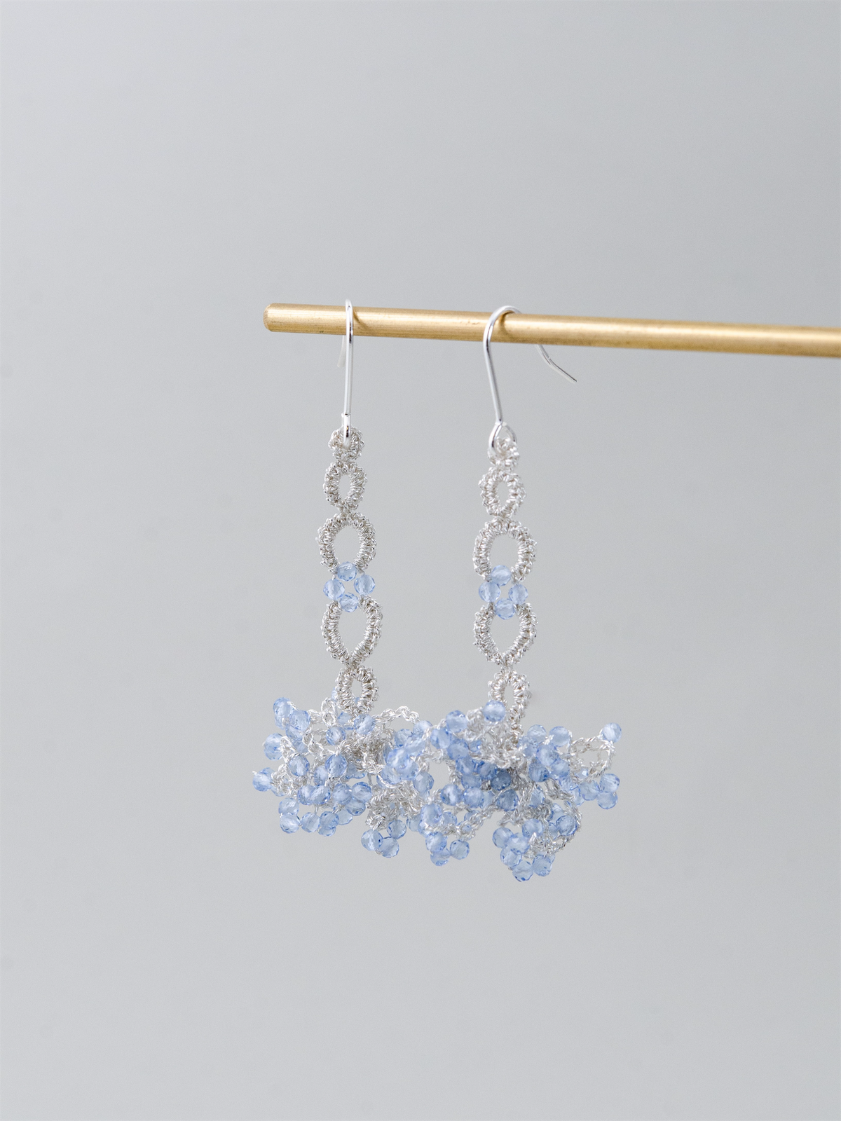 ジルコン × 金糸 クロッシェ ロングピアス/イヤリング - 【光のシャワー】金具変更可