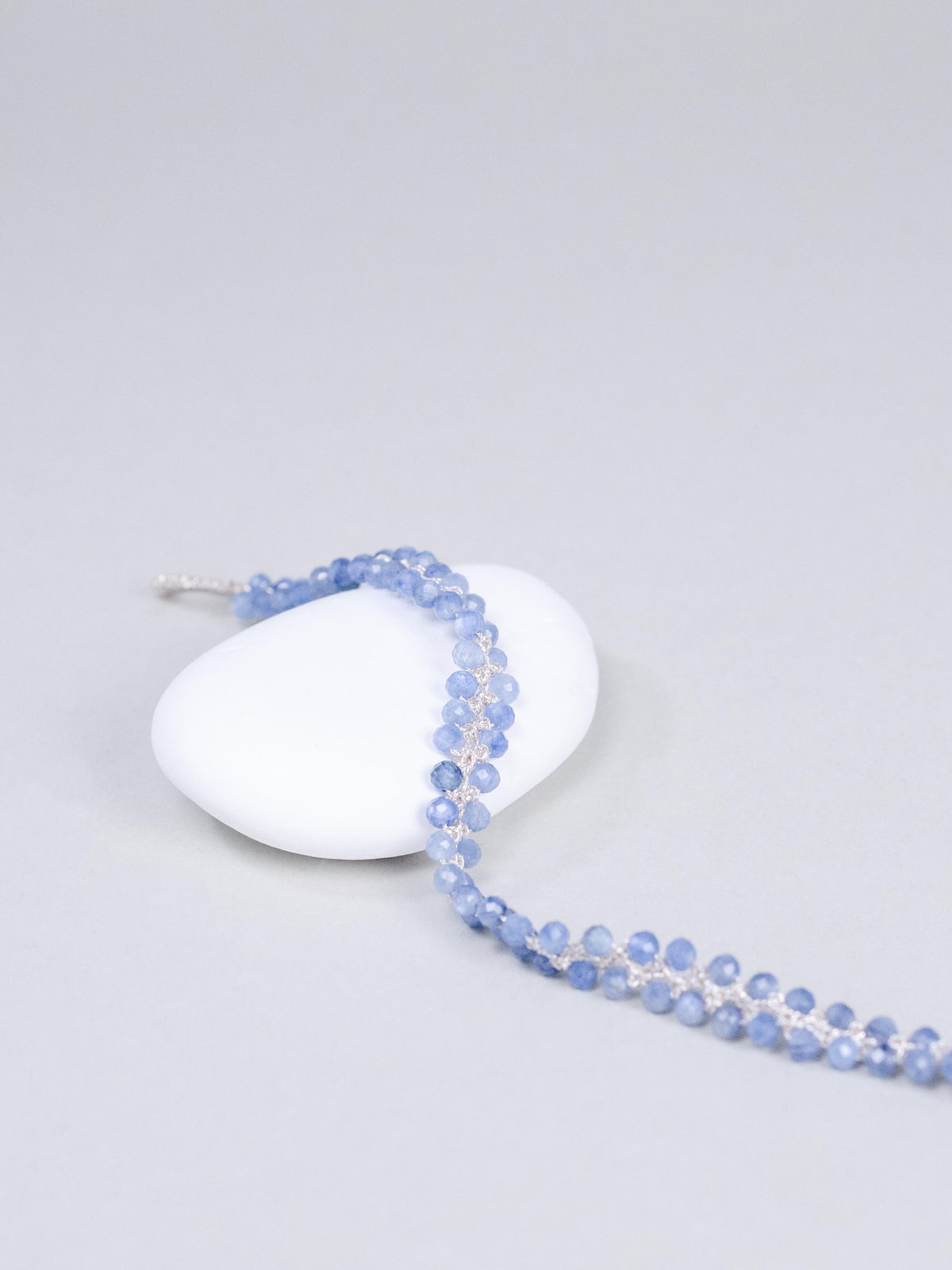 カイヤナイト クロッシェ ブレスレット〈氷の華〉SV925 高輝度メタリックコード / 手仕事のレース編み|神戸アトリエ LUCINE