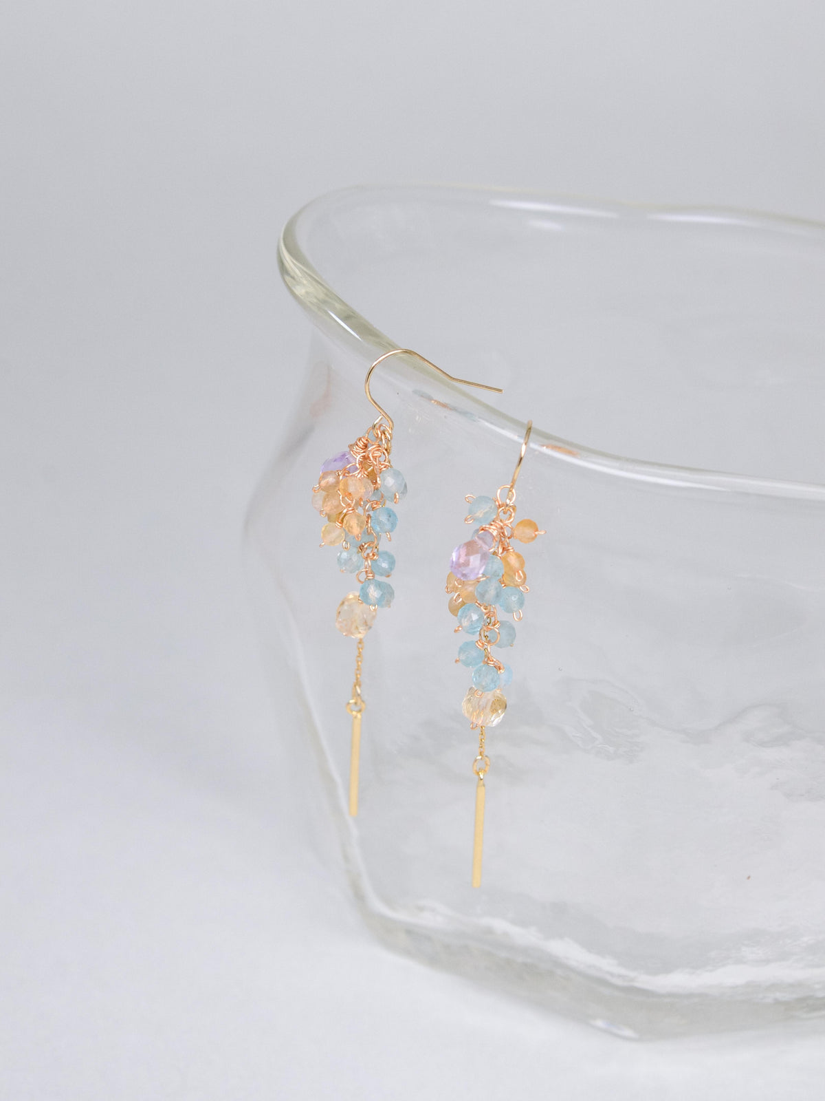 アパタイト & シトリン & アメジスト ピアス〈花びらが、耳もとで揺れる。〉14KGF/SV925/ステンレス ロングピアス / 11月・2月誕生石 ユニセックス|神戸アトリエ LUCINE