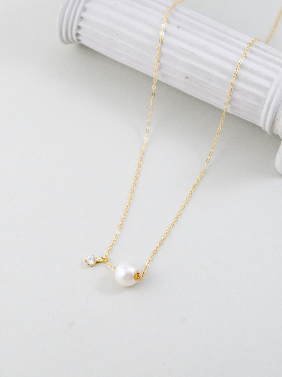 淡水パール & 一粒ストーン ネックレス - 【可憐な輝き】スルーパールと小さな光の粒 / スキンジュエリー SV925(K14GP)