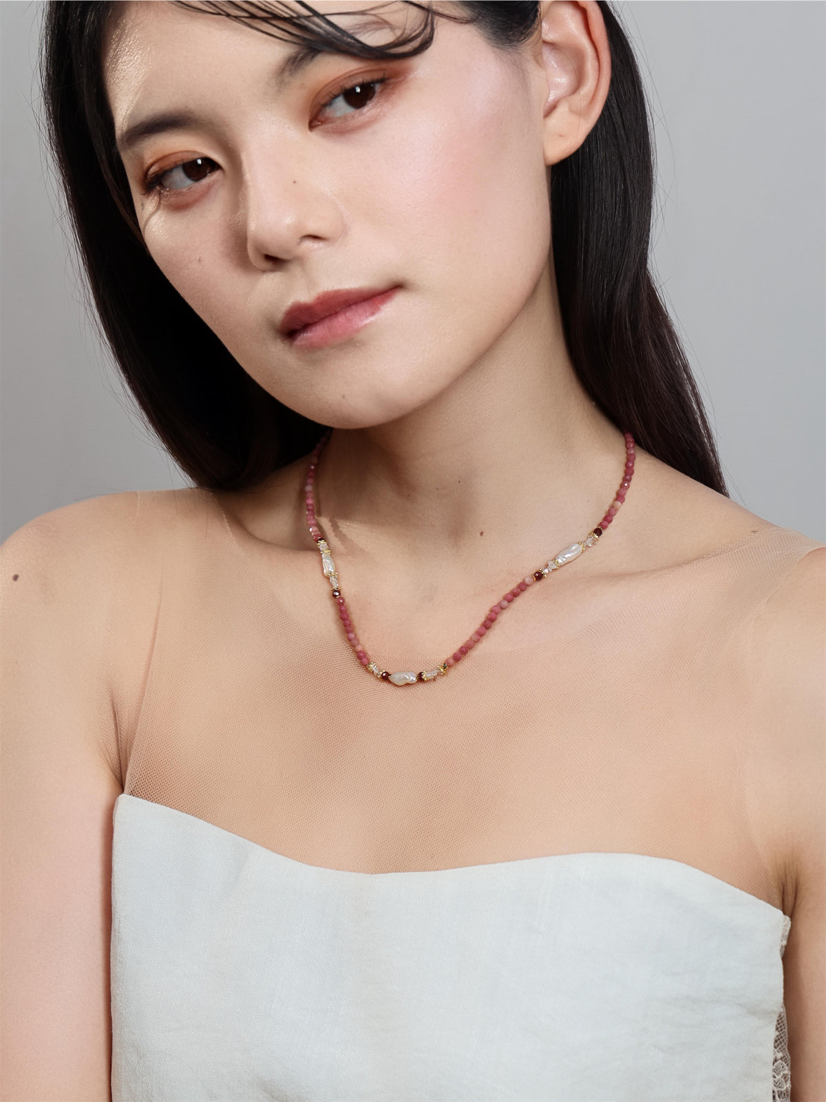 正面から見たネックレスの着用イメージ