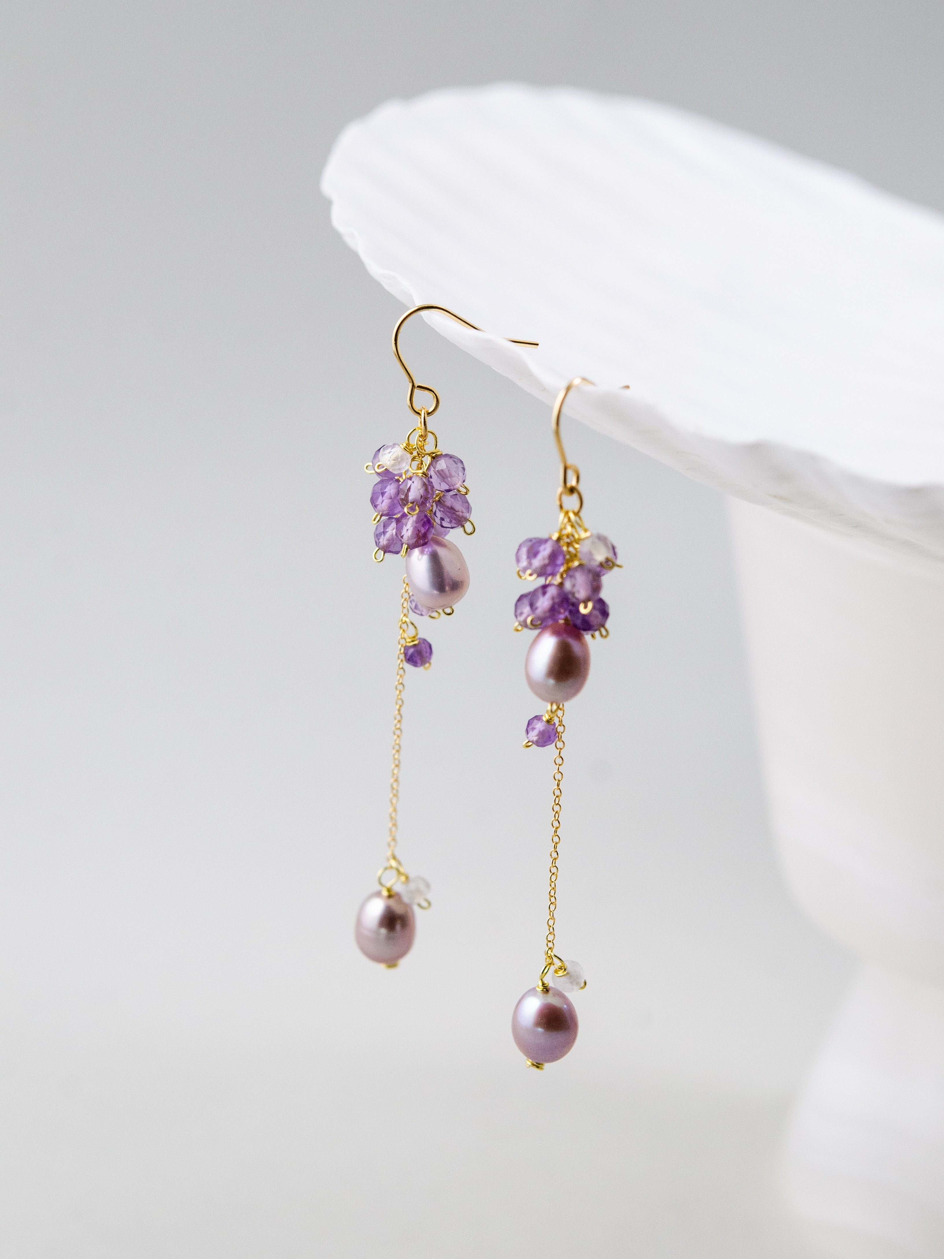 アメジスト & 淡水パール 揺れる ピアス 高貴なラベンダー 2月・6月誕生石