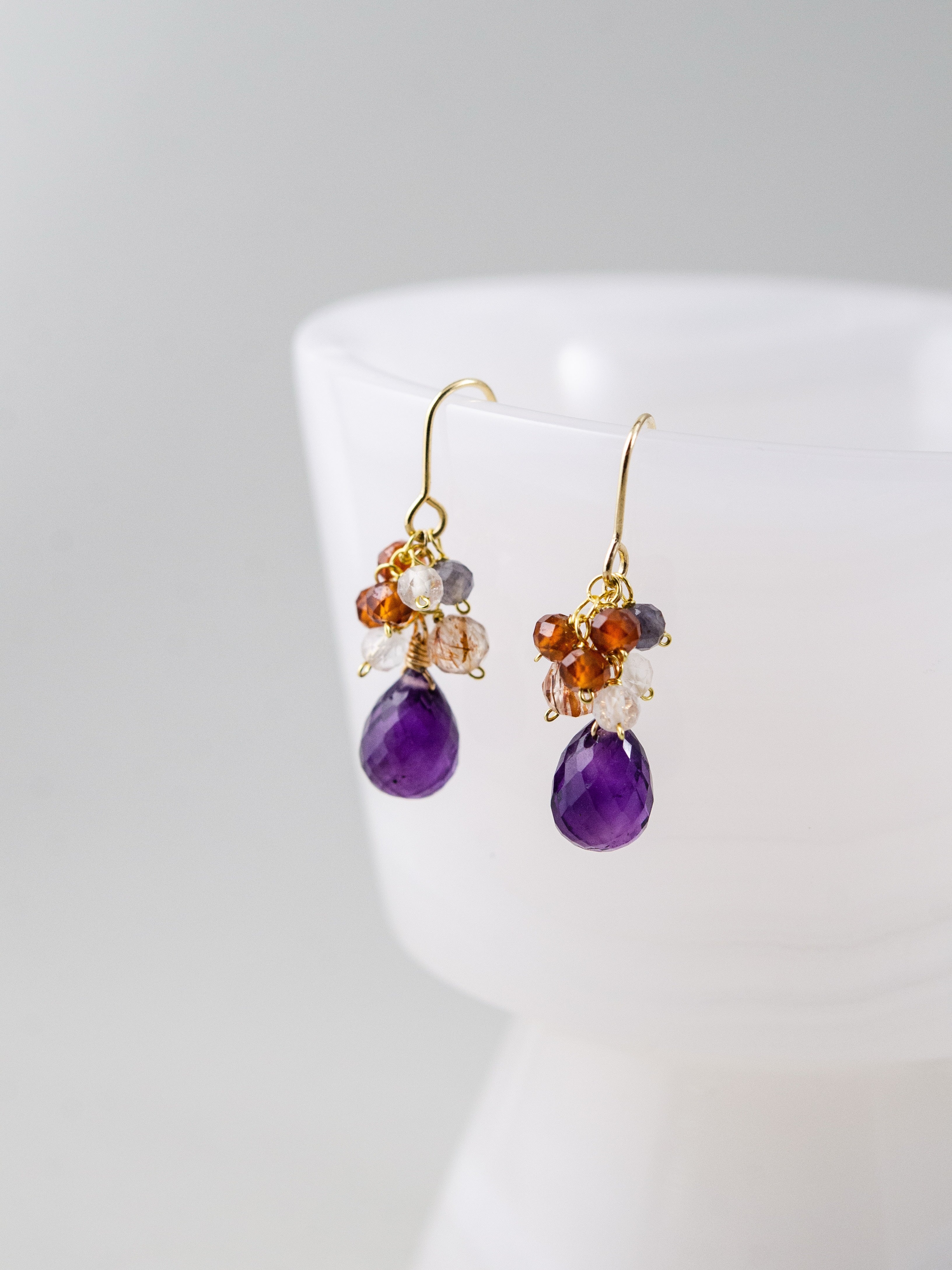 アメジスト & オレンジガーネット 揺れる ピアス 夕暮れの彩り 2月・1月誕生石