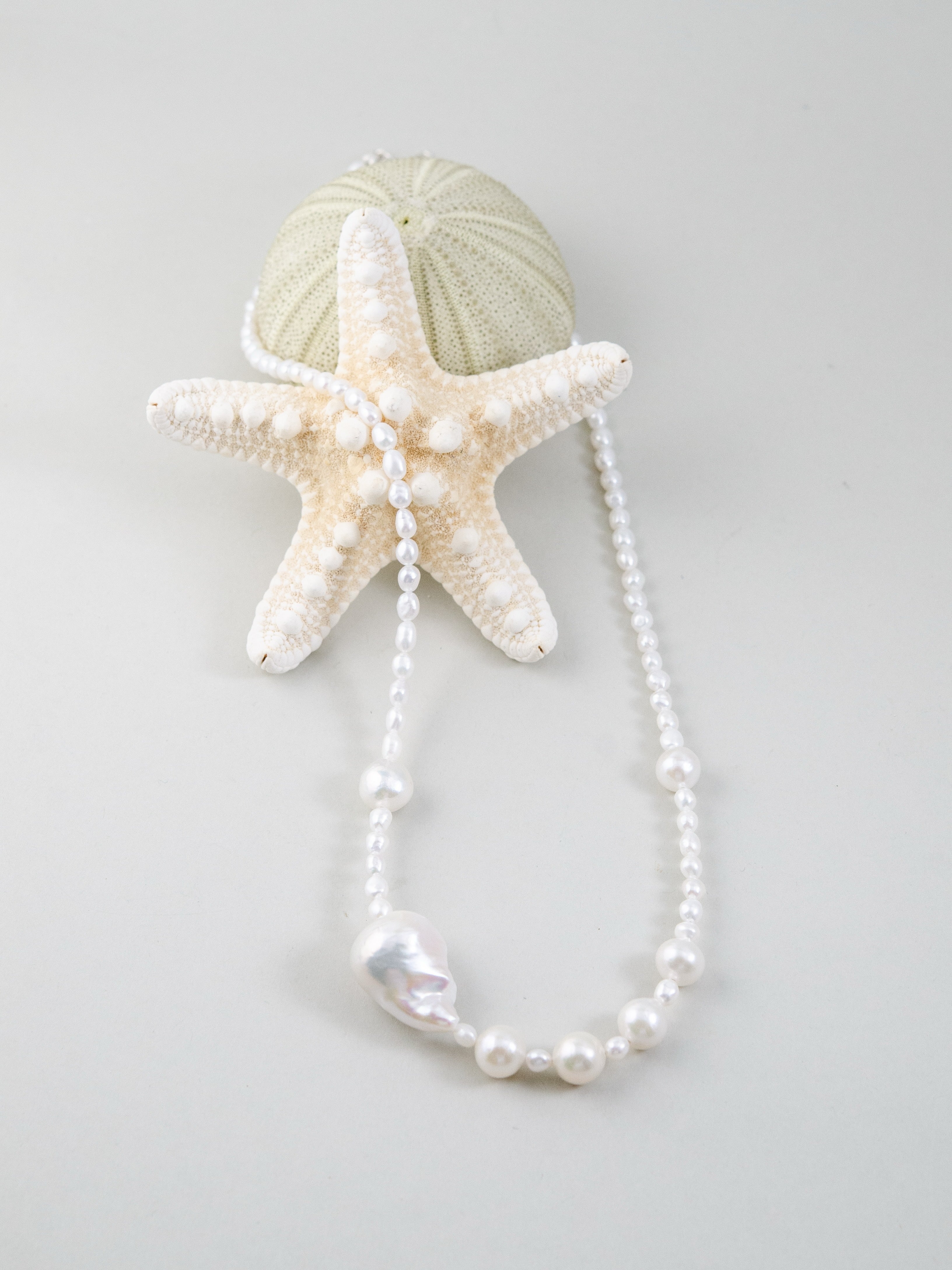 大粒 バロックパール & ベビーパール ネックレス 贅沢な小粒の連 6月誕生石 ヒトデ ディスプレイ