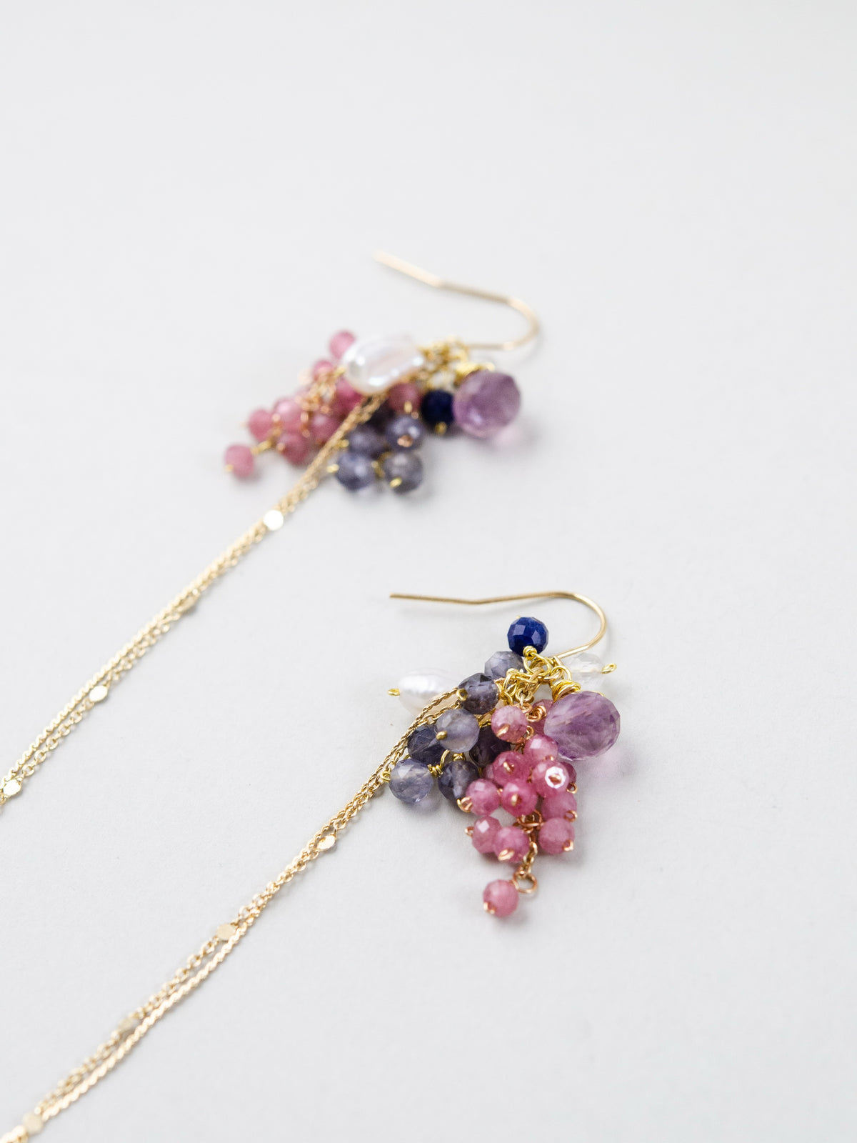 揺れる ロングピアス 全体像 14kgf 繊細 ハンドメイド