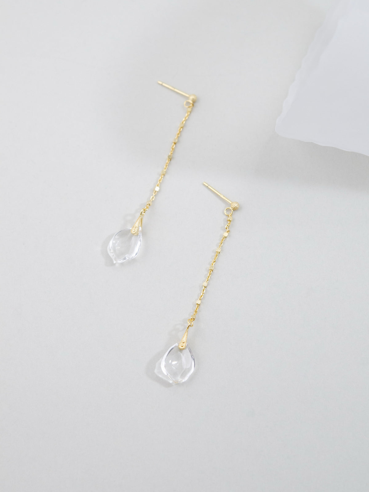 ピアス 置き画 ペア アシンメトリー 自然な形