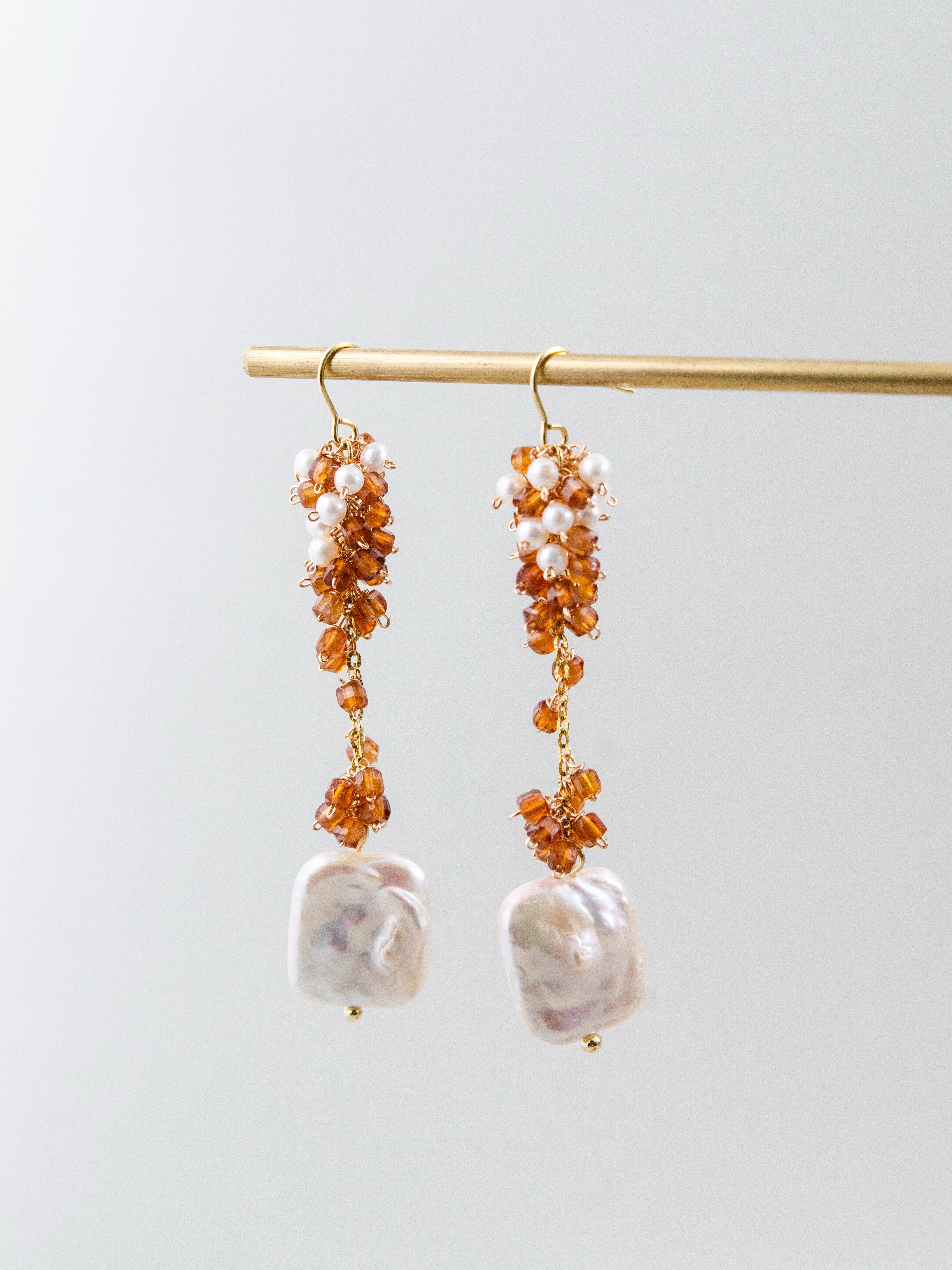 ファンタガーネット & パール 揺れる ピアス 希少なマンダリンオレンジ 1月誕生石