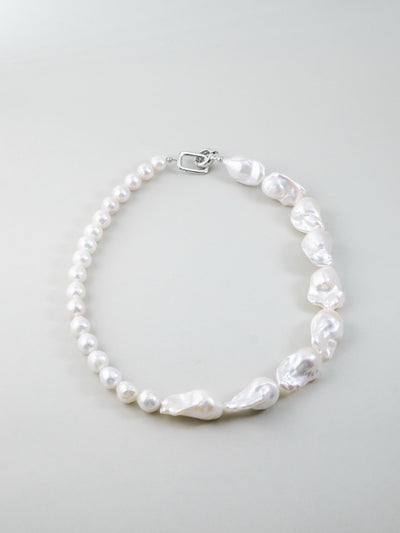 淡水パール アシンメトリー ネックレス Half & Half メイン画像 正統派とバロックの遊び心 14KGF