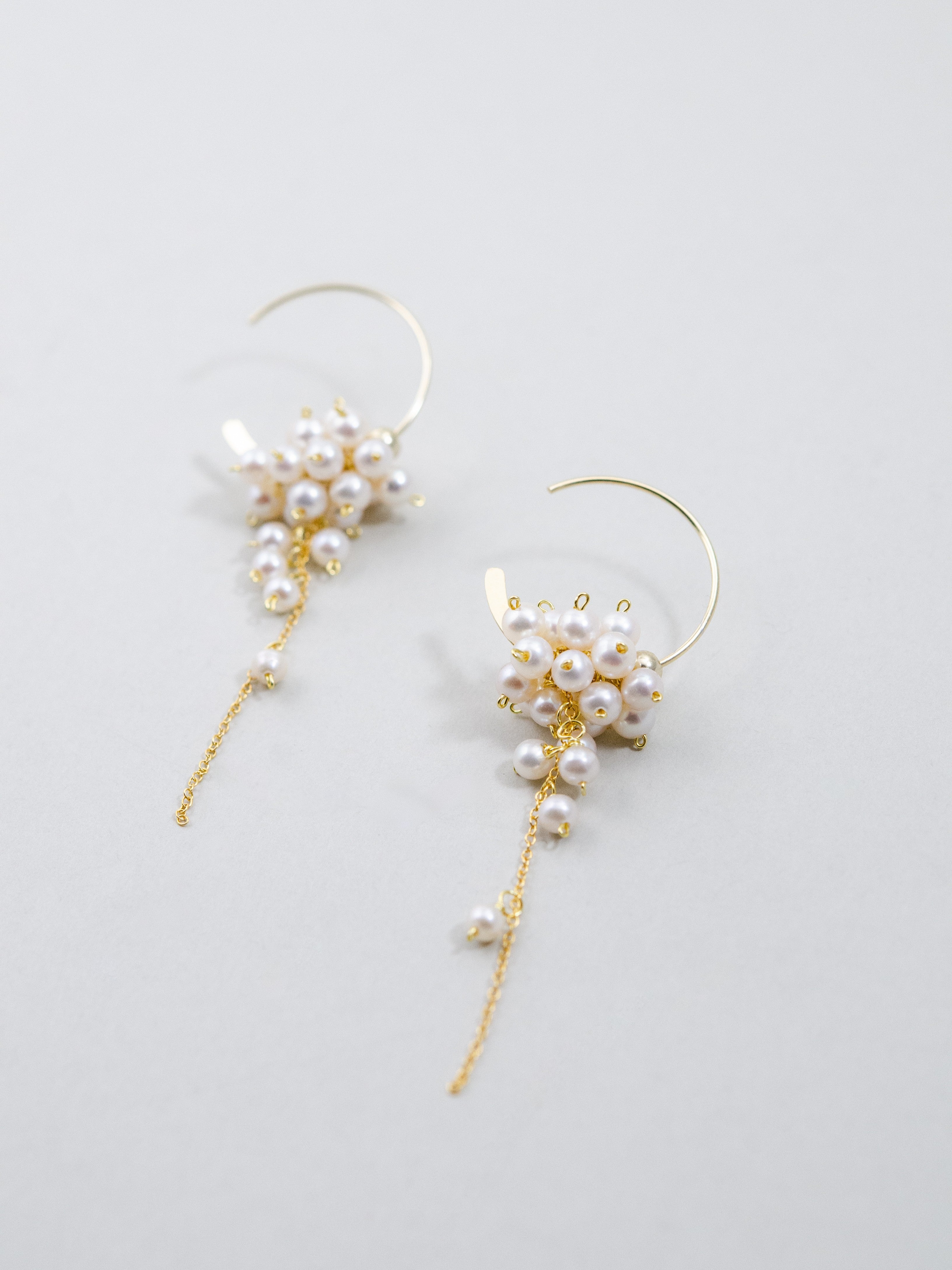 淡水パール クラスター ピアス 拡大 贅沢な房状デザイン