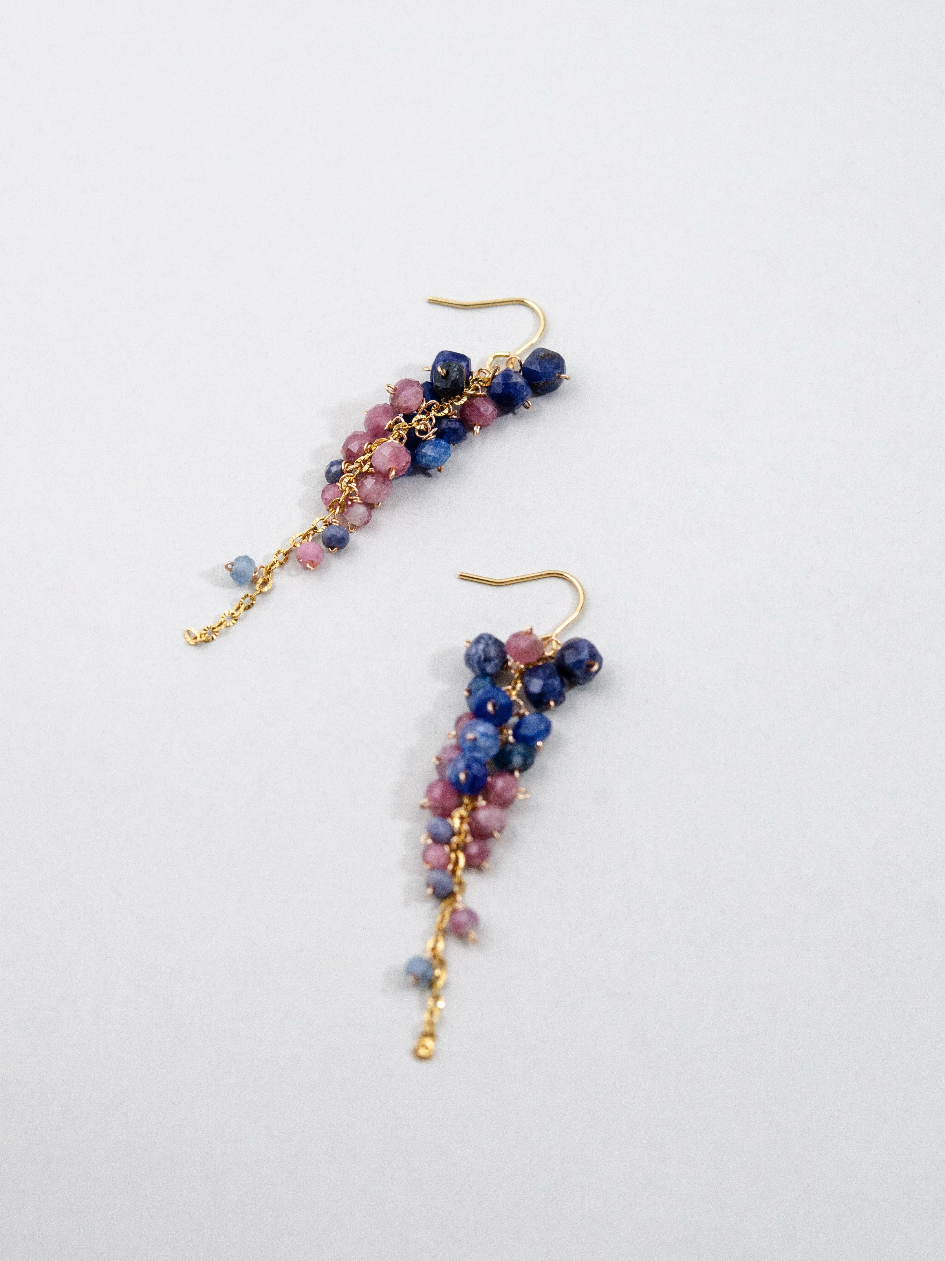 ラピスラズリ 天然石 ピアス 置き画 青とピンクのグラデーション 14kgf