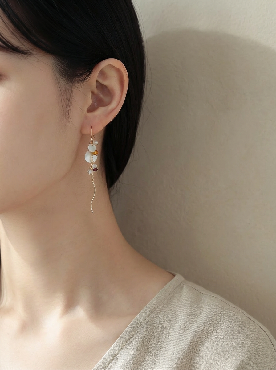 シトリン & ガーネット ピアス〈金と深紅の揺れ〉- イヤリング変更可 / 11月・1月誕生石 14kgf