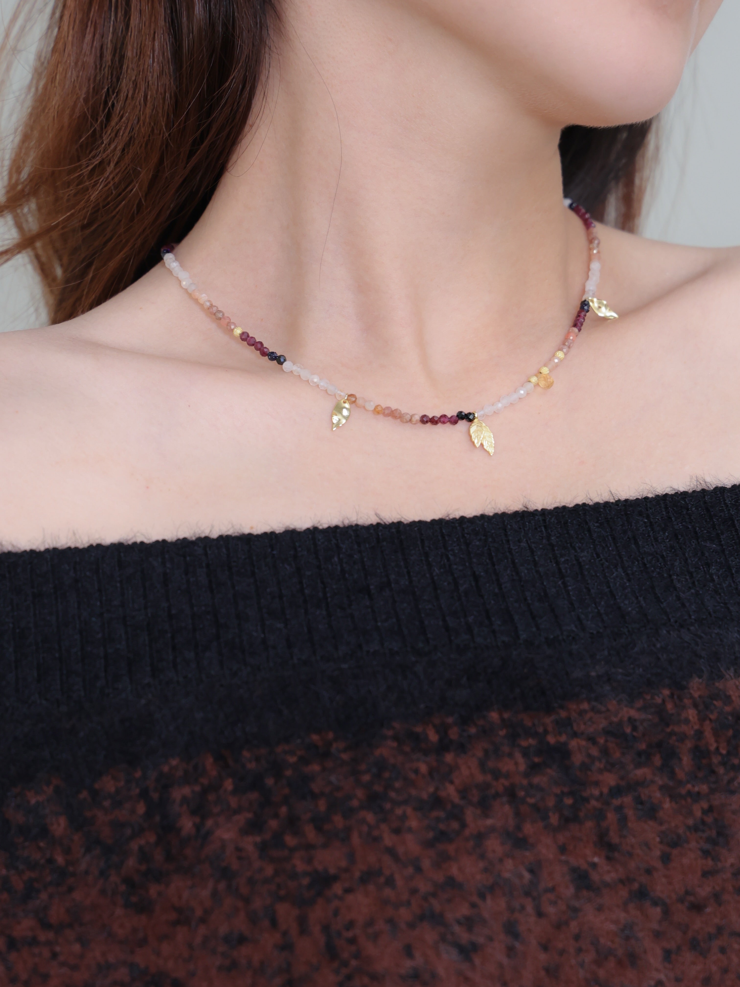 【葉】ムーンストーン × サンストーン × ガーネット リーフ ネックレス｜SV925（K14メッキ）