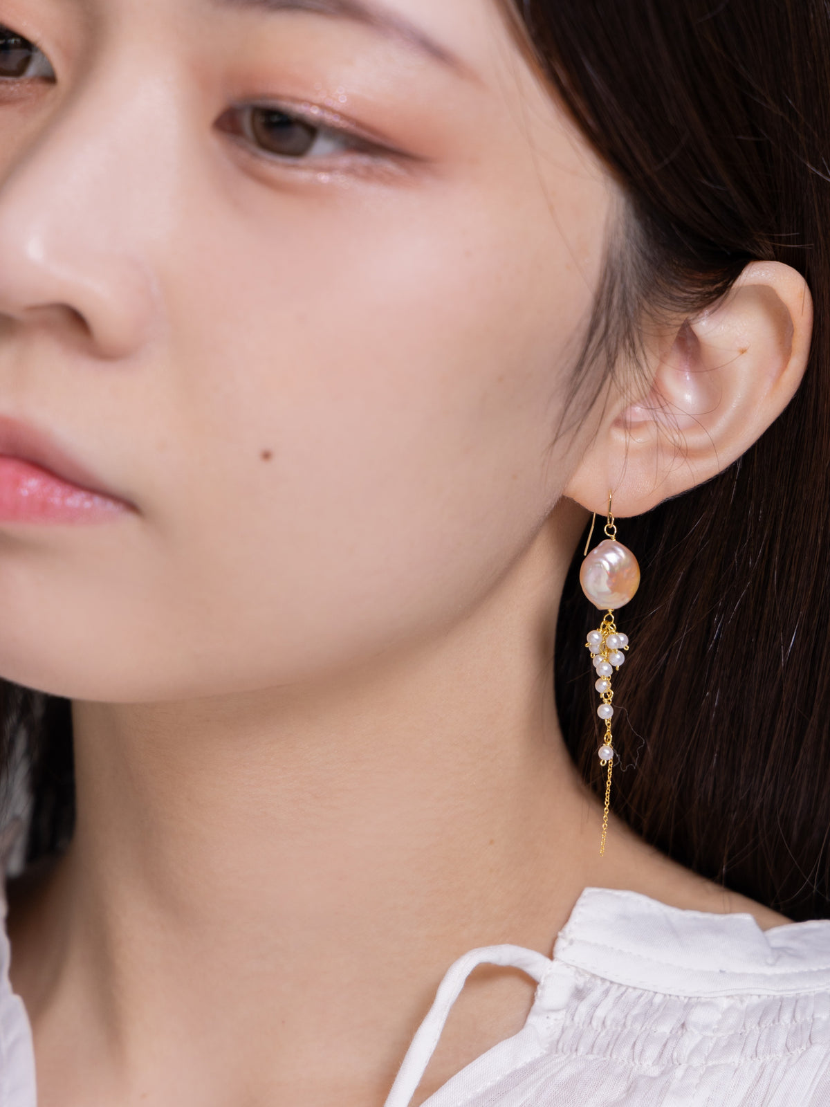 ピンクパール ピアス 着用画像 モデル 横顔 桜色 上品