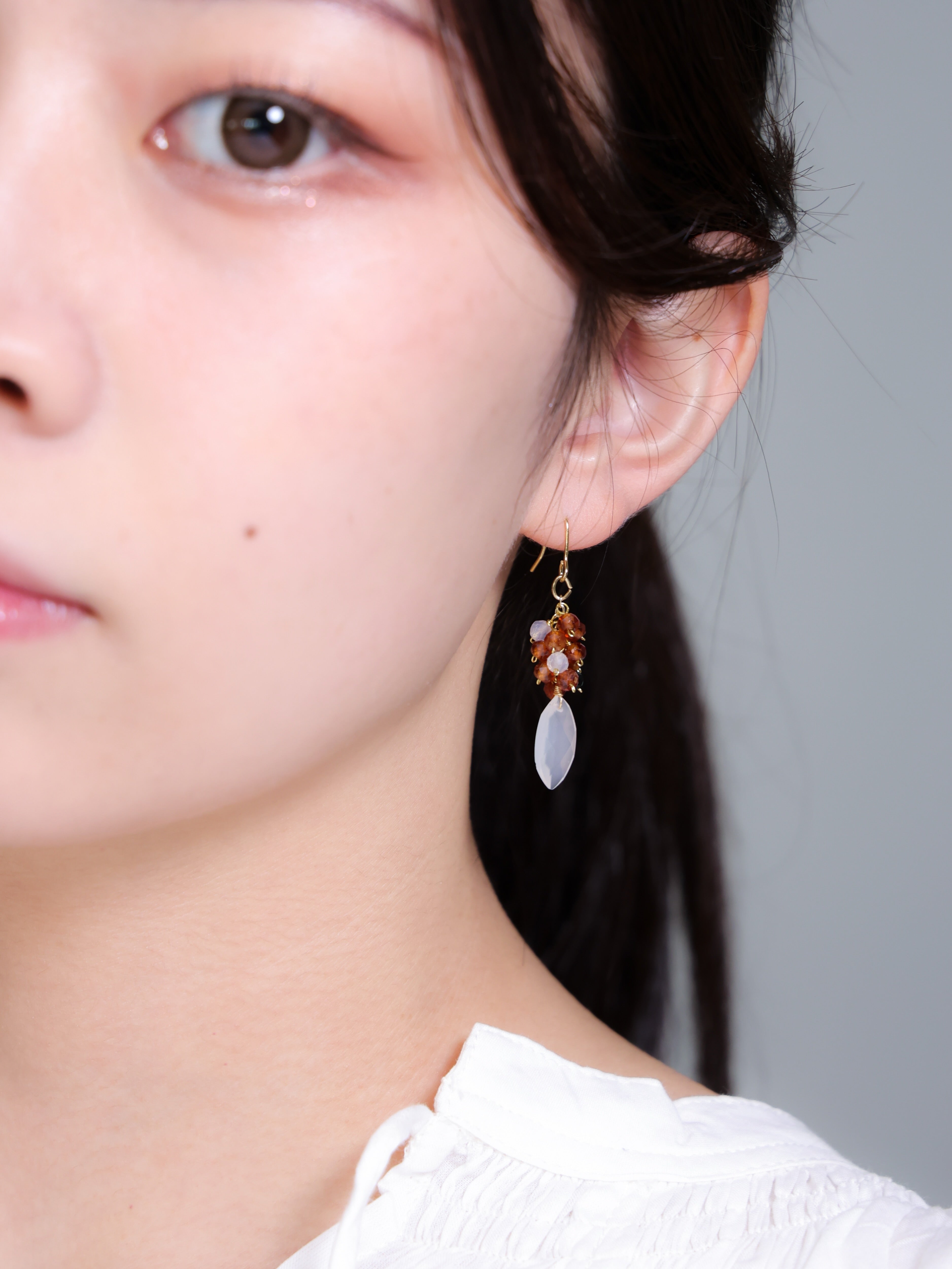 カフェコーデに似合うハンドメイドピアスおしゃれ