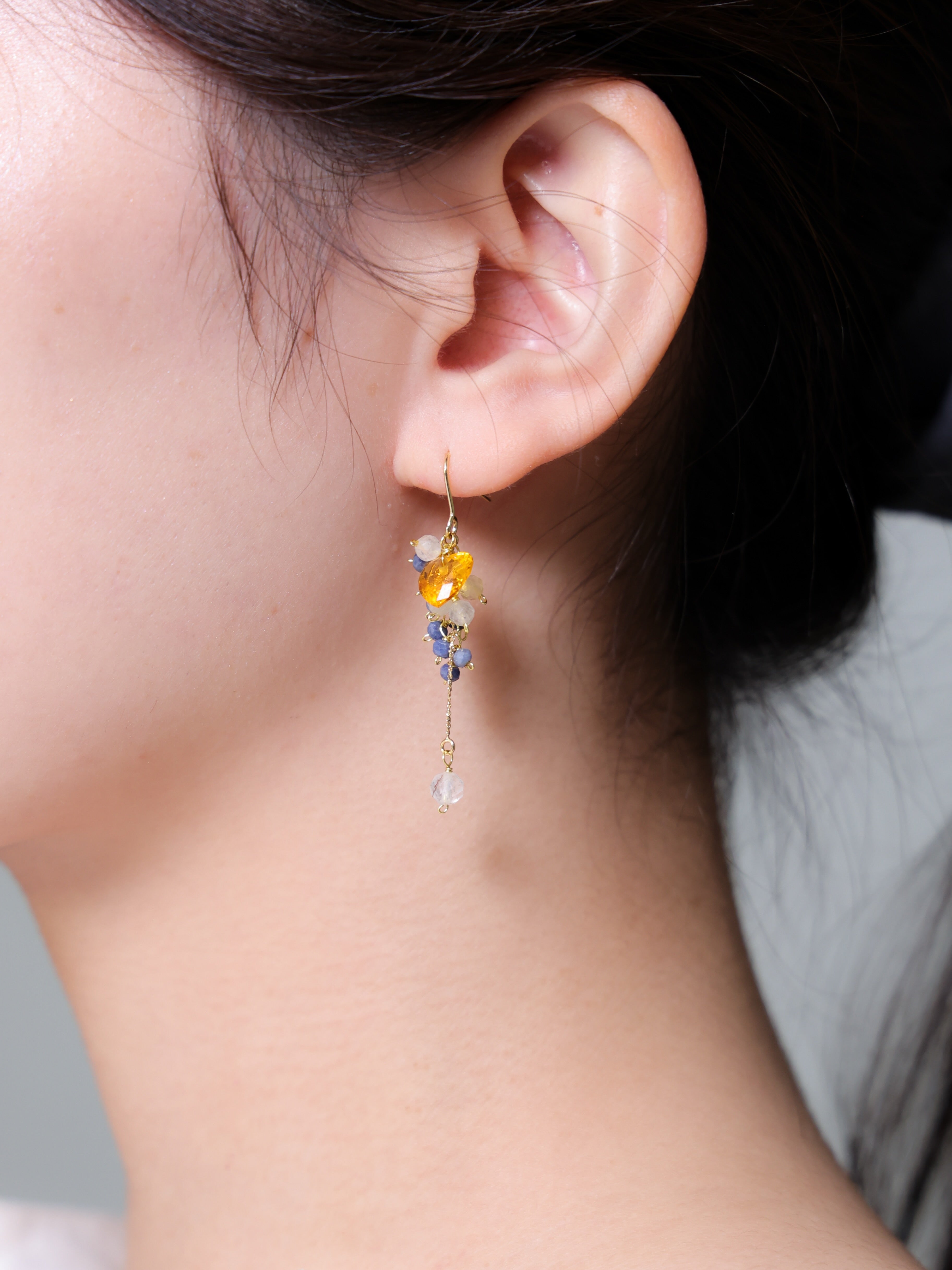 【9月誕生石】愛らしい蜜色のハート。イエロークォーツ & サファイアピアス｜アレルギー対応