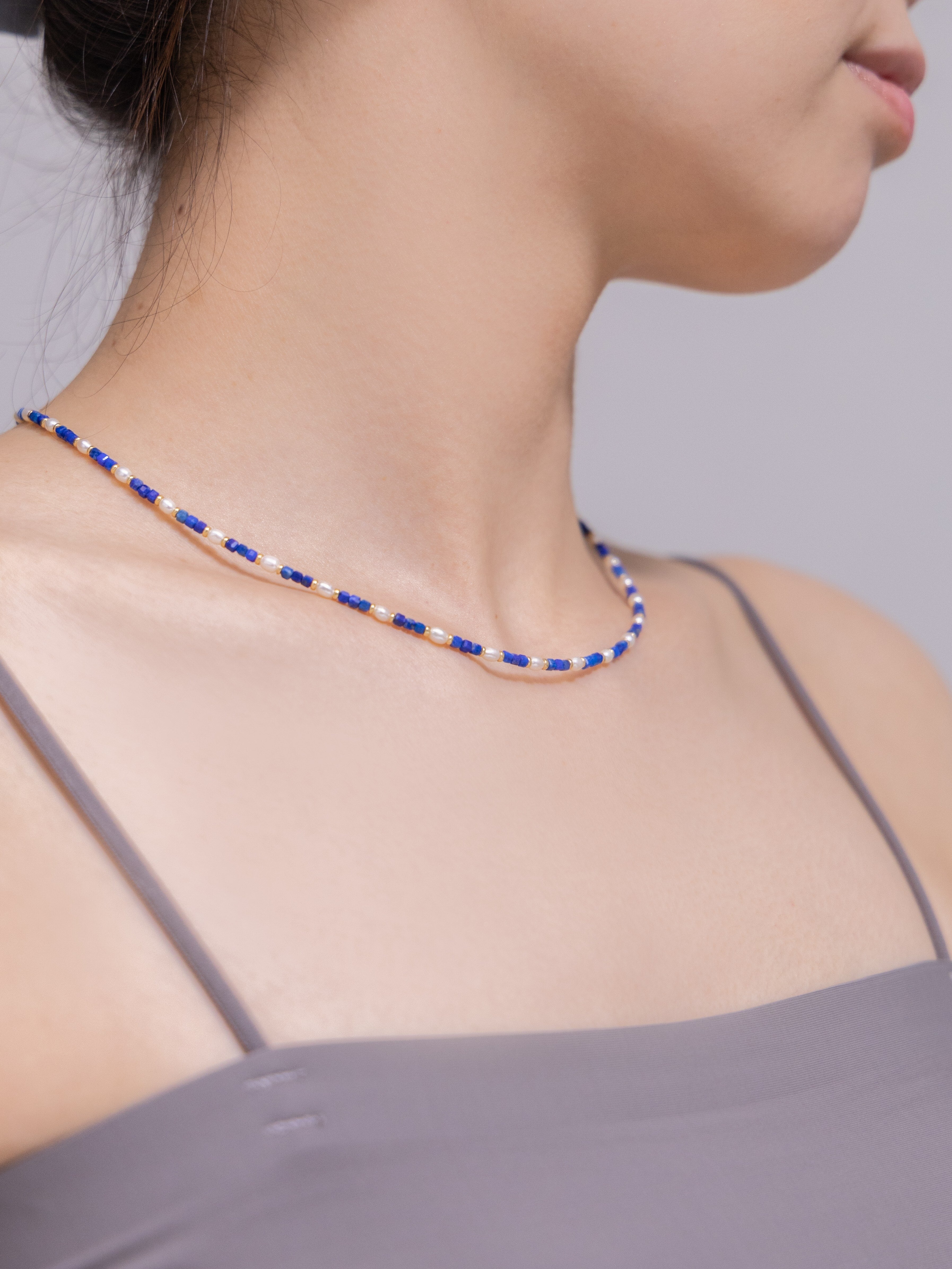 ラピスラズリ & 淡水パール ネックレス - 【聖なる青と白】夜空色の