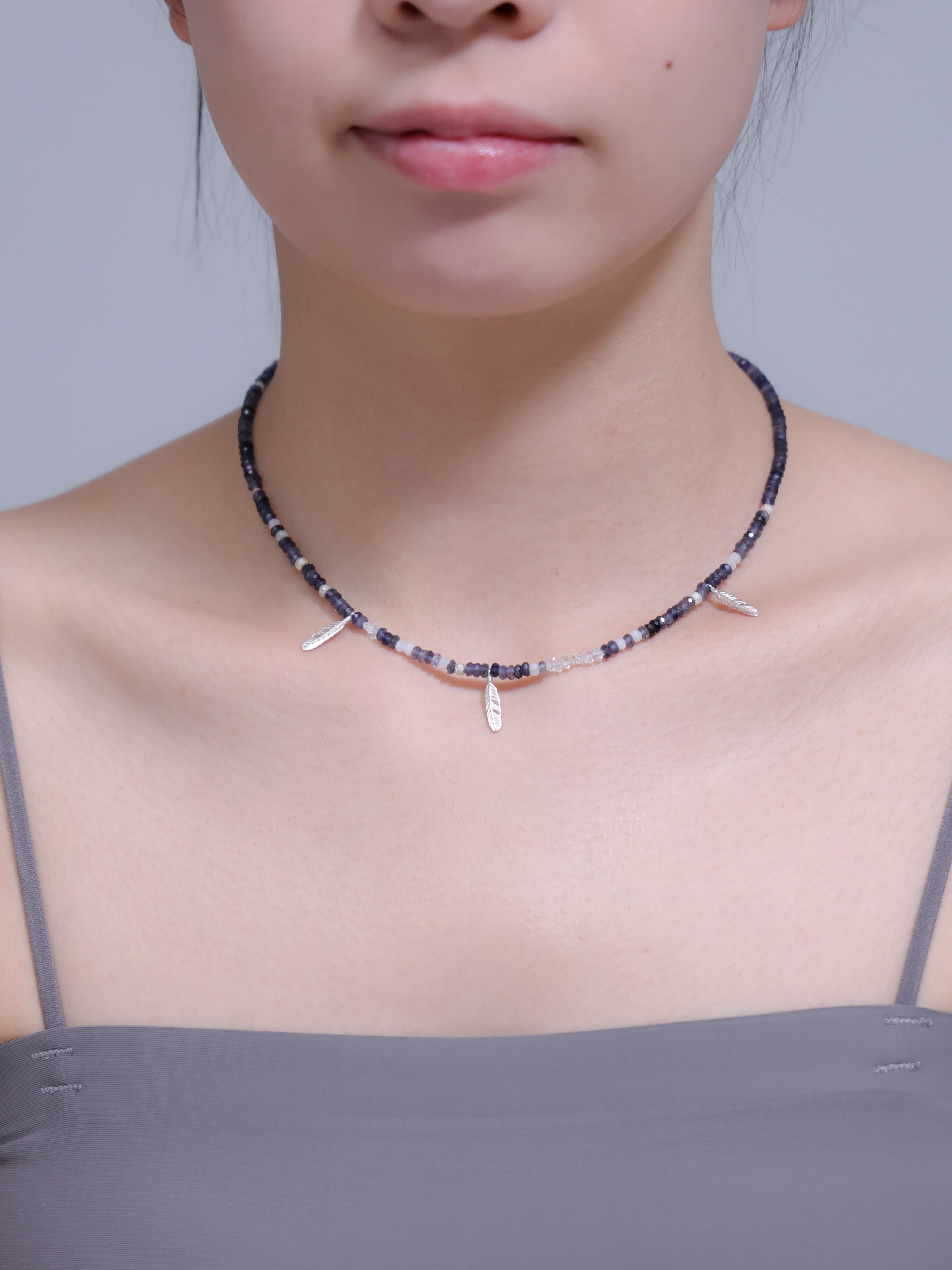【9月 誕生石】アイオライト ネックレス | 華奢 フェザーチャーム SV925