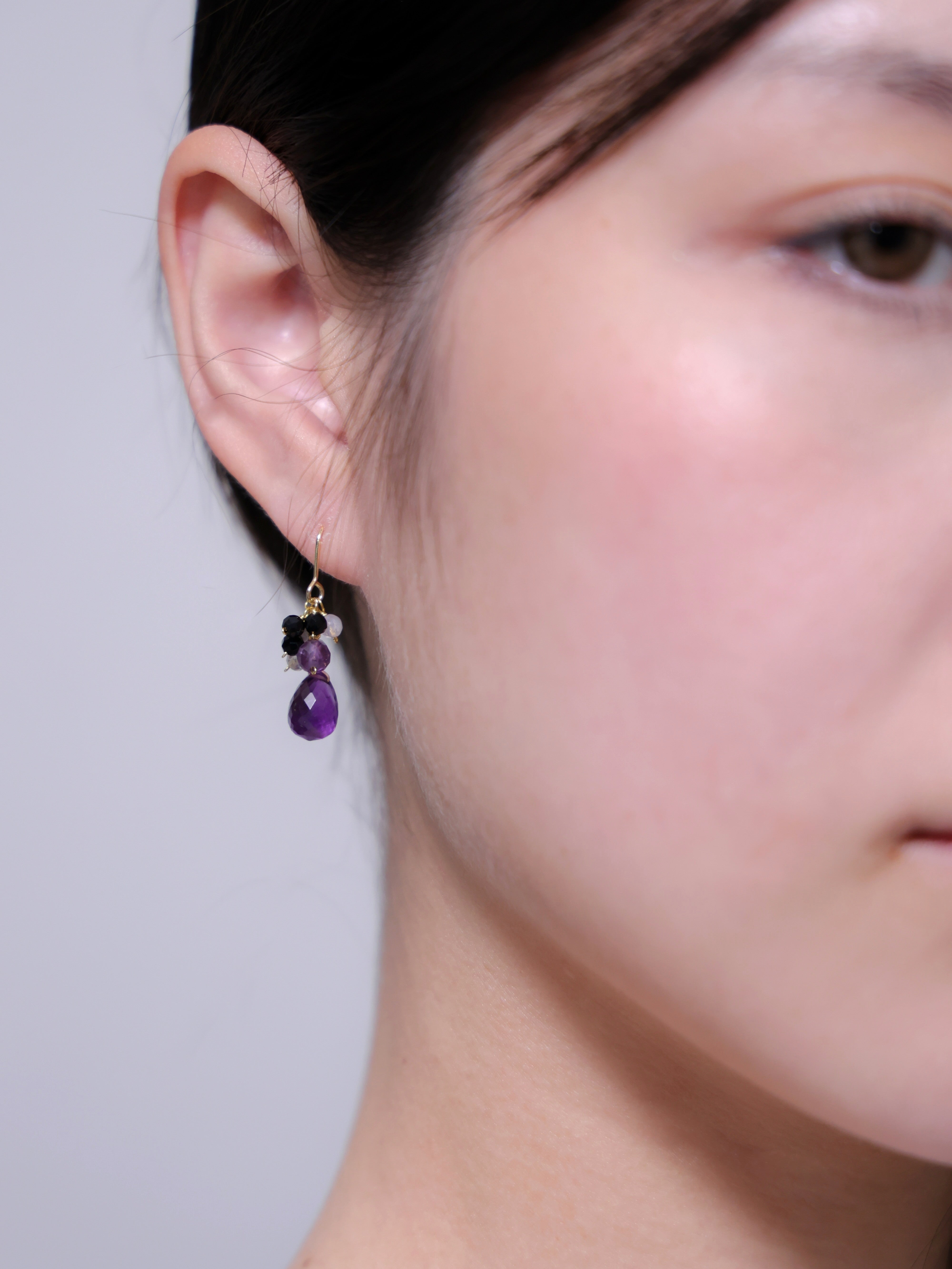 【2月誕生石】アメジスト & ブラックスピネル ピアス | 夜の彩り・金属アレルギー対応