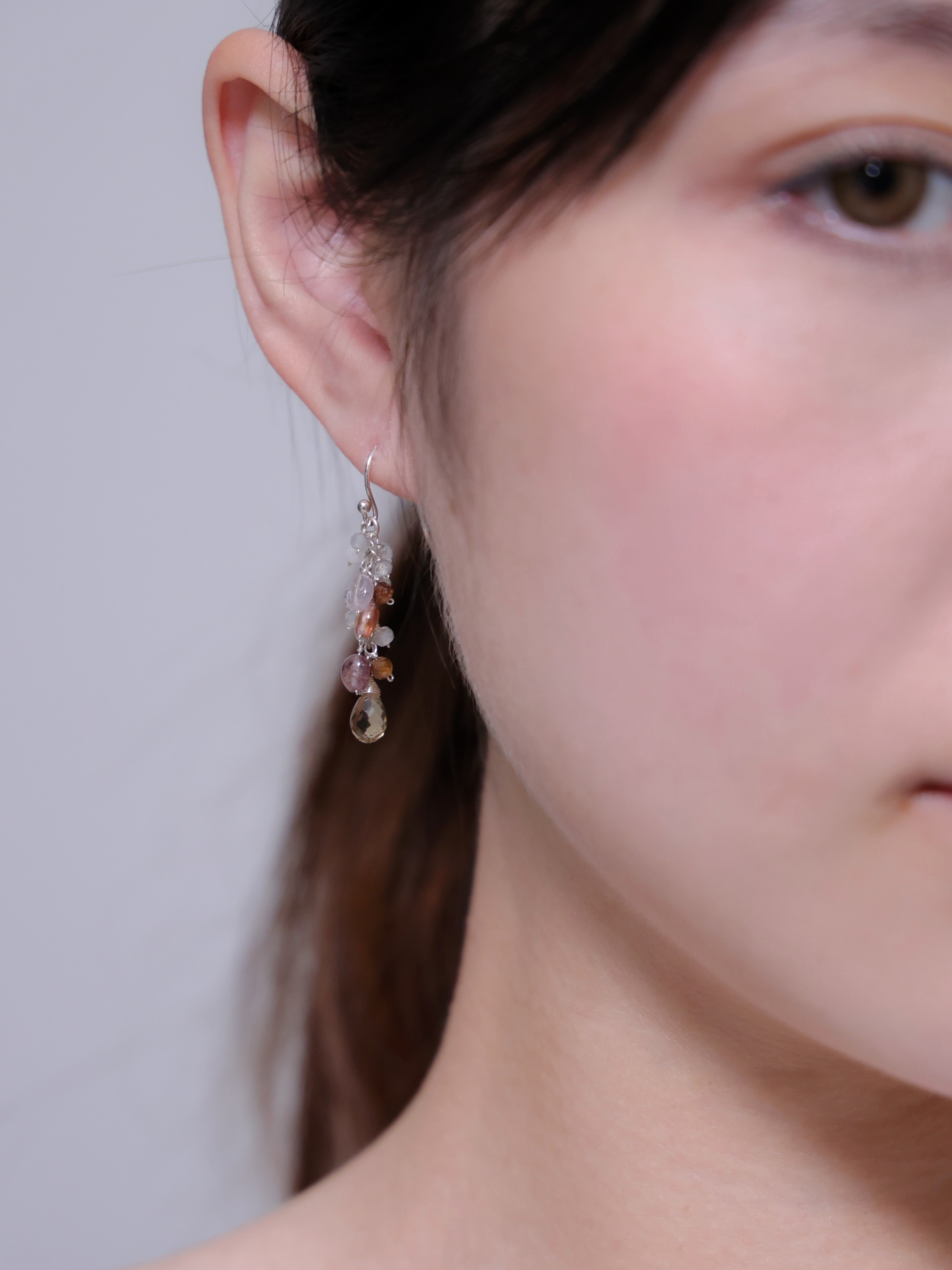 【8月誕生石】マルチカラースピネル & クリスタル ピアス | ニュアンスカラー (SV925)