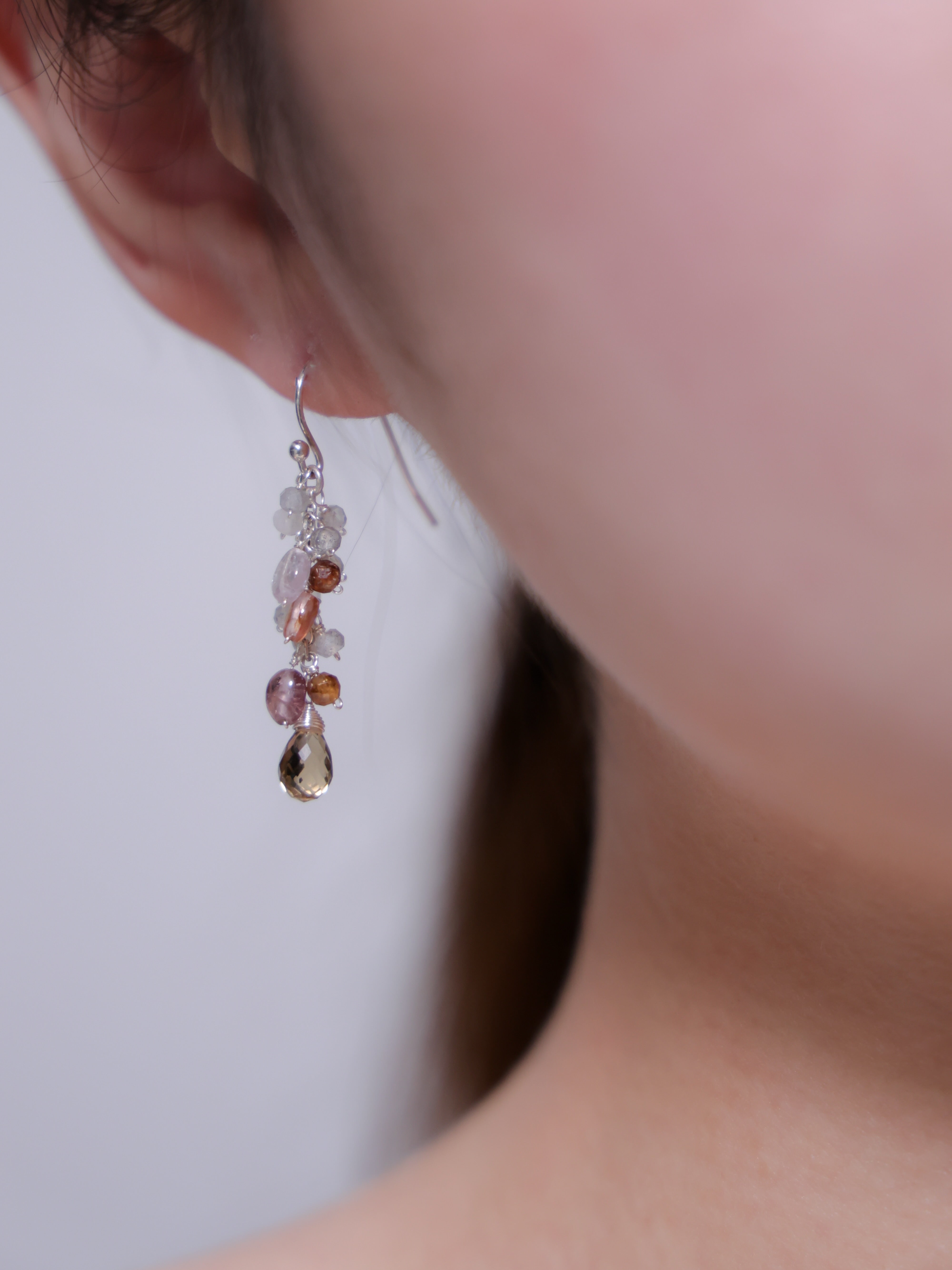 【8月誕生石】マルチカラースピネル & クリスタル ピアス | ニュアンスカラー (SV925)