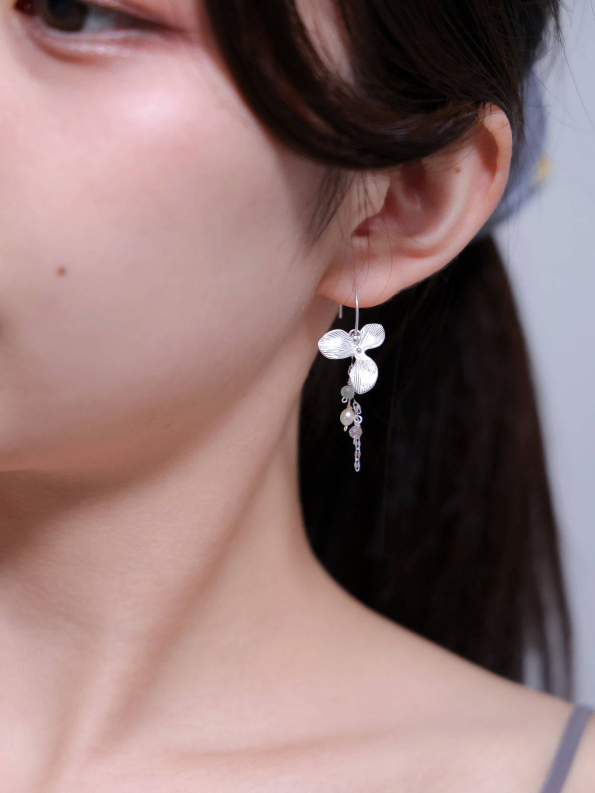 フラワー & 淡水パール フープピアス〈一輪の華やぎ〉- 天然石 SV925・K14GP