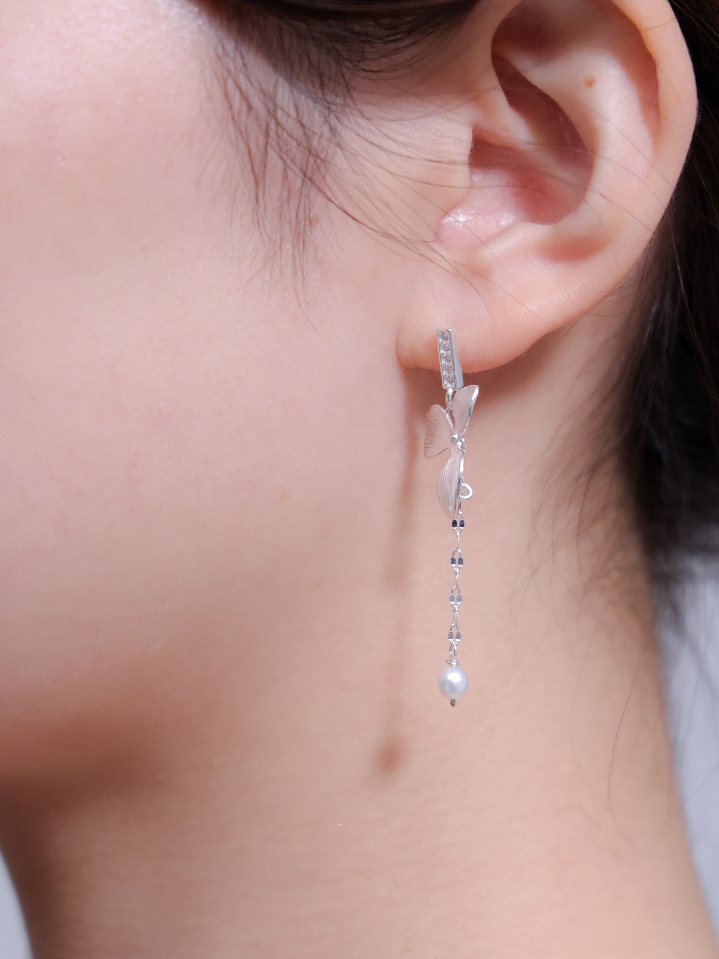 【花モチーフ】マットフラワー & パール ピアス | 大人フェミニン (ゴールド/シルバー)