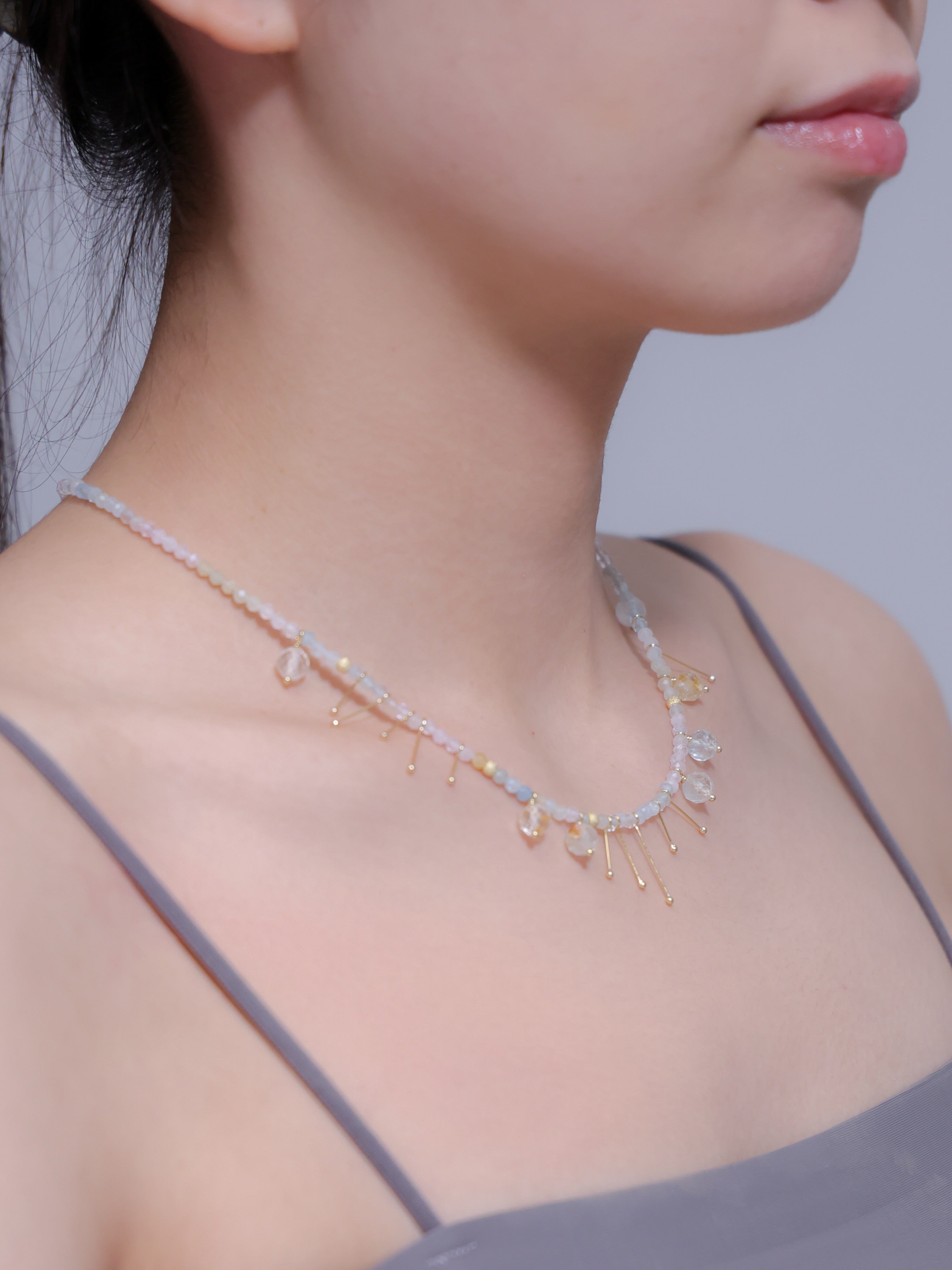 【3月・4月 誕生石】モルガナイト 水晶 ネックレス | 華奢 ゴールドグリッター