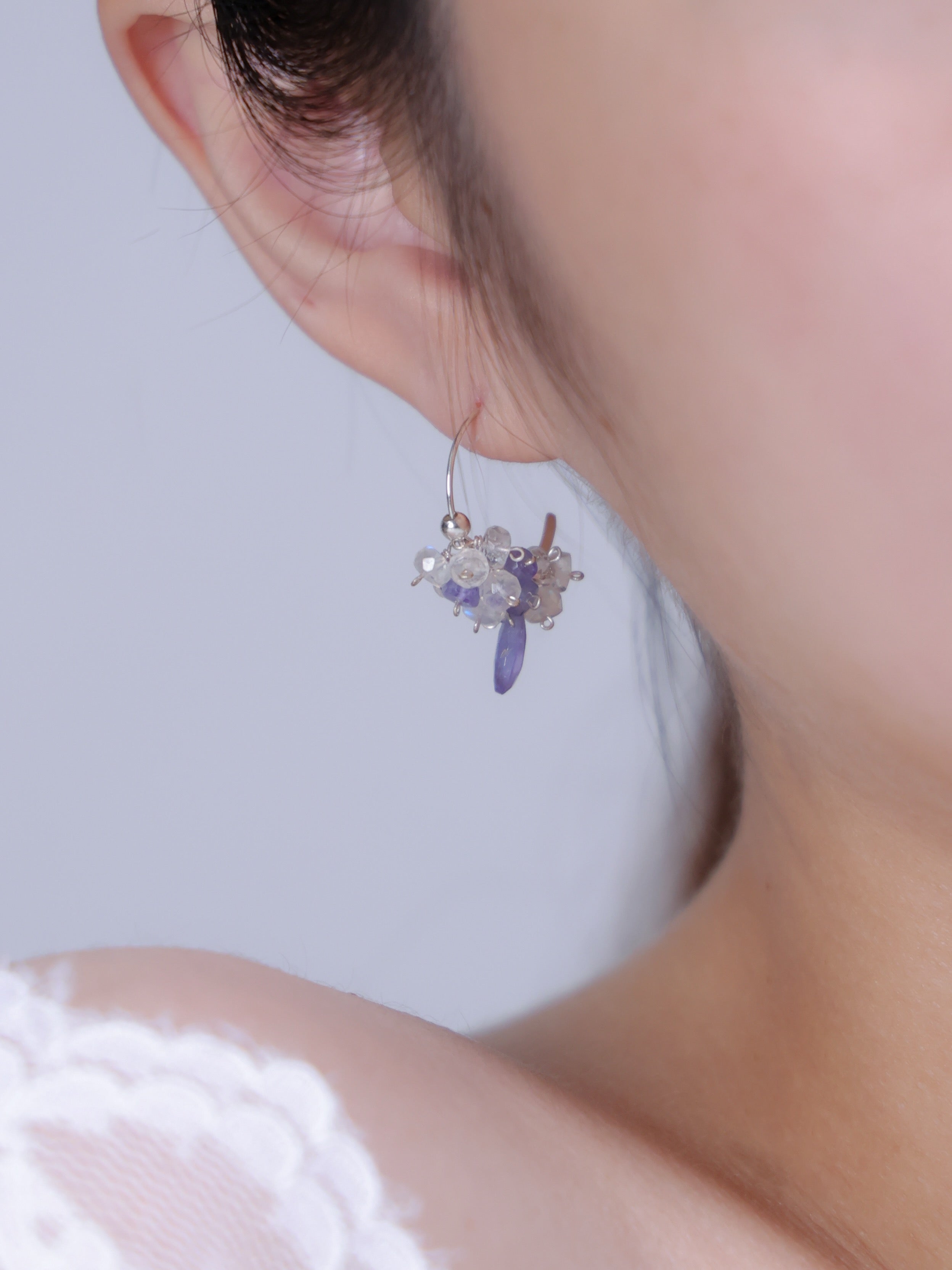 【12月誕生石】タンザナイト & ムーンストーン フープピアス | アシンメトリー (SV925)