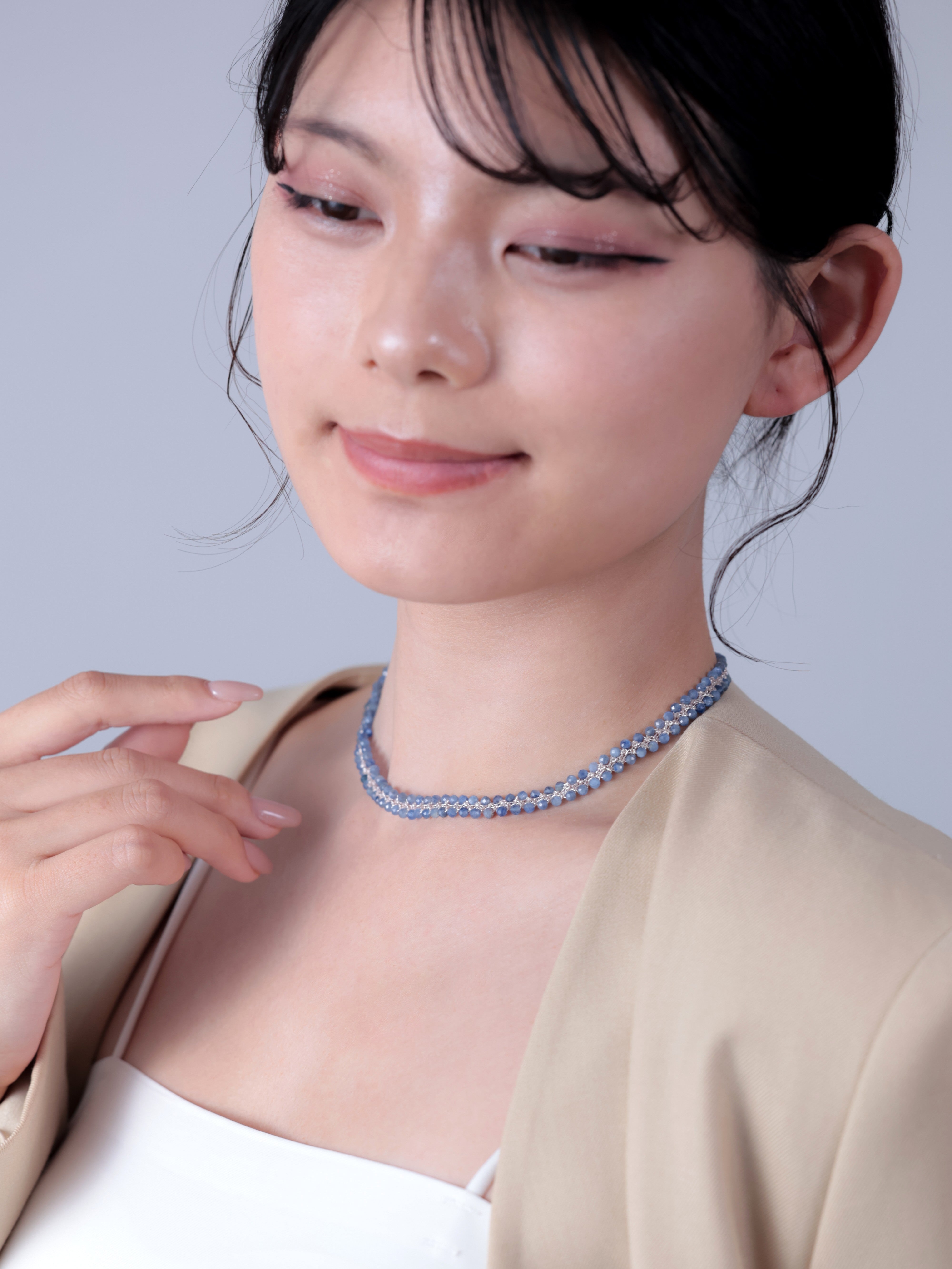 カイヤナイト クロッシェ ショートネックレス - 【氷の華】高輝度メタリックコード / 40cm