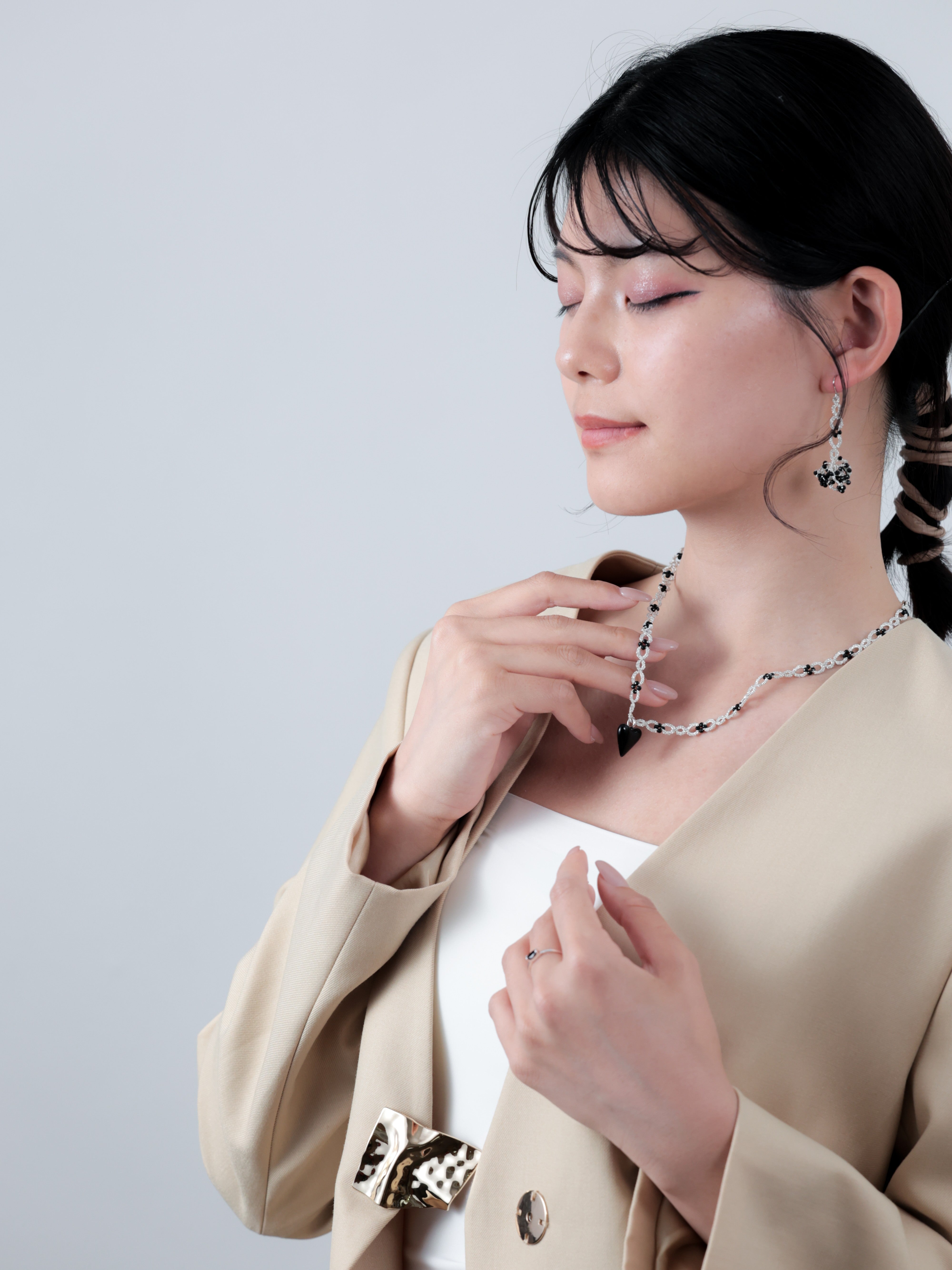 ブラックスピネル & アゲート ネックレス｜手編みレース – LUCINE
