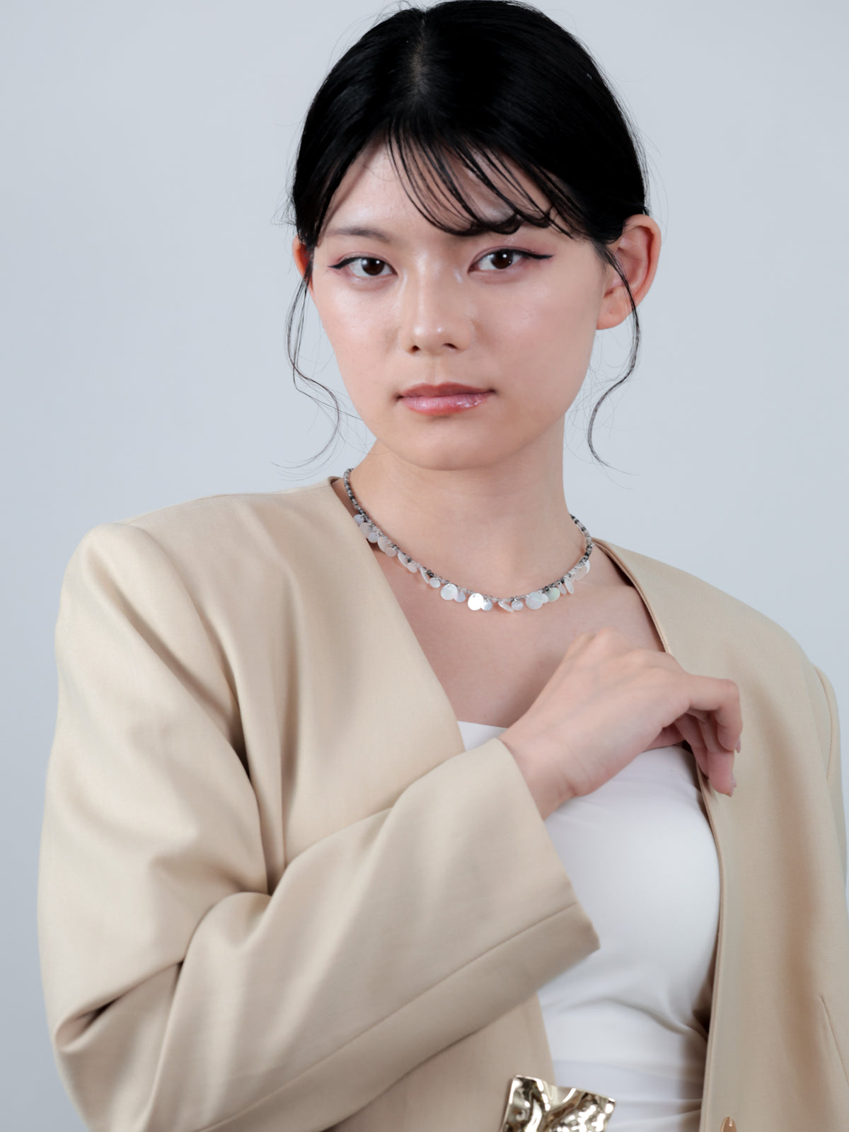ブラックルチル & 白蝶貝 ネックレス〈夜霧と白月〉- モノトーン天然石 / SV925