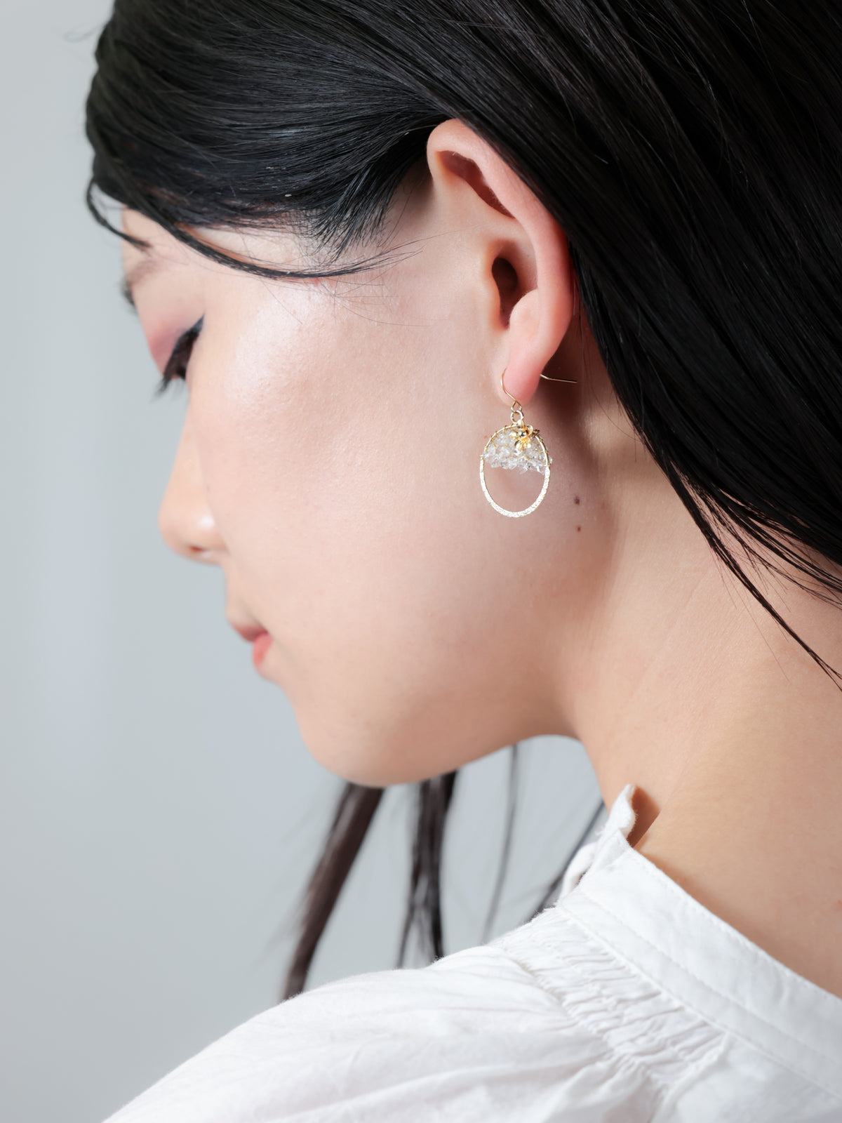 ハーキマーダイヤモンド アシンメトリー ピアス/イヤリング - 【妖精の朝露】透明な夢と花の雫 / 金属アレルギー対応 (14KGF/SV925/316L)