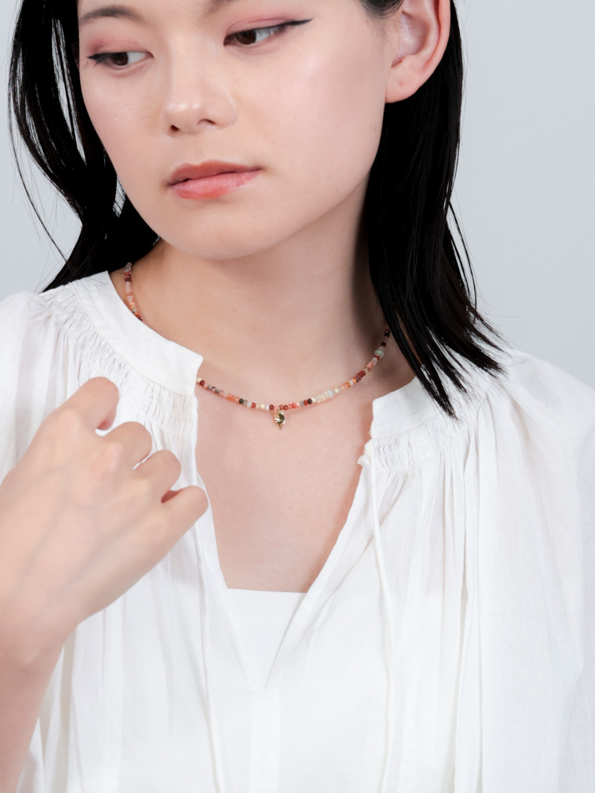 レッドアゲート & オパール ネックレス〈夕陽のメロディ〉- 温かな彩りと金の葉 / 天然石 SV925(K14GP)