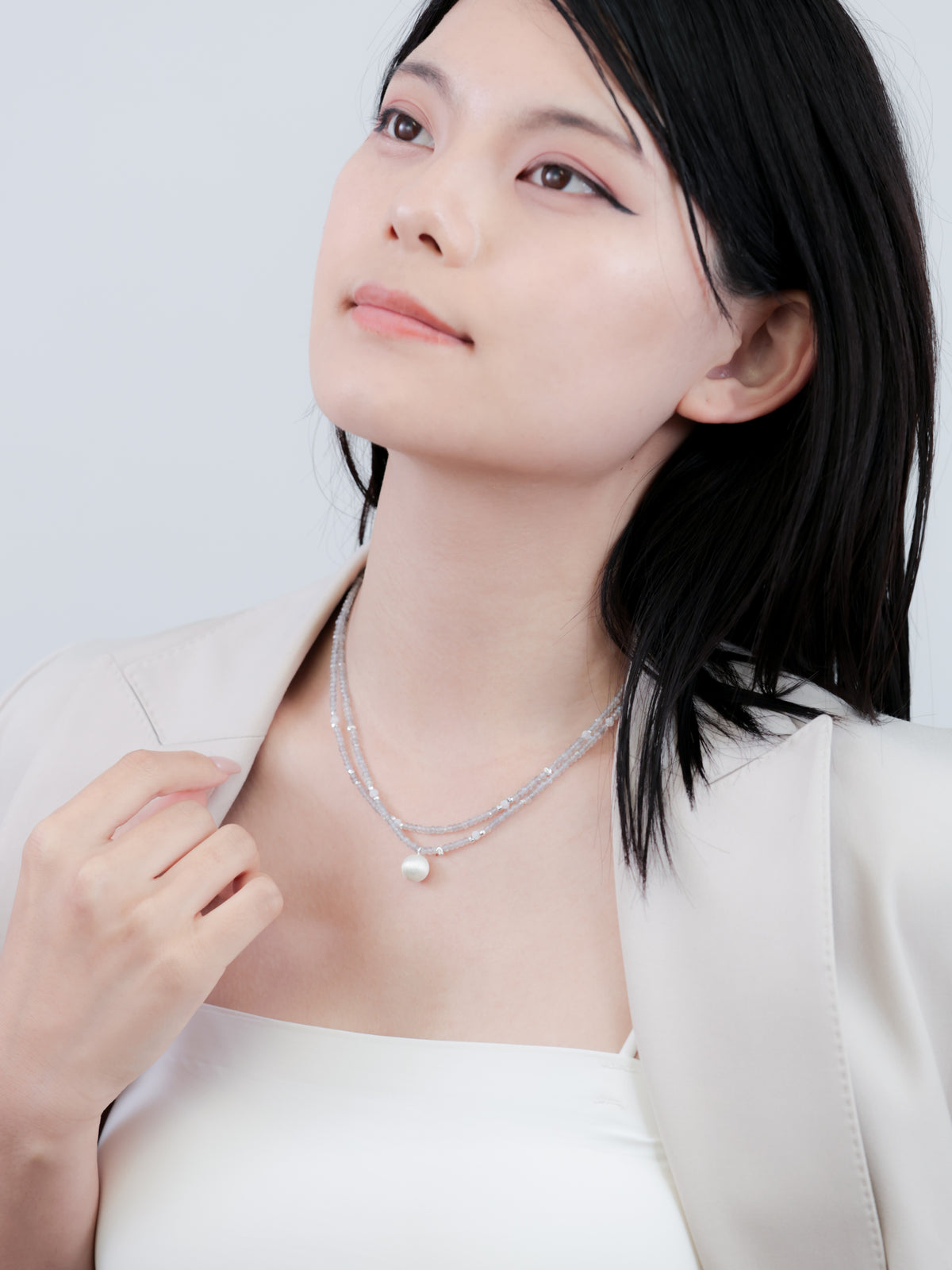 グレームーンストーン 2連ネックレス〈静寂の月夜〉SV925 満月チャーム｜神戸アトリエ LUCINE