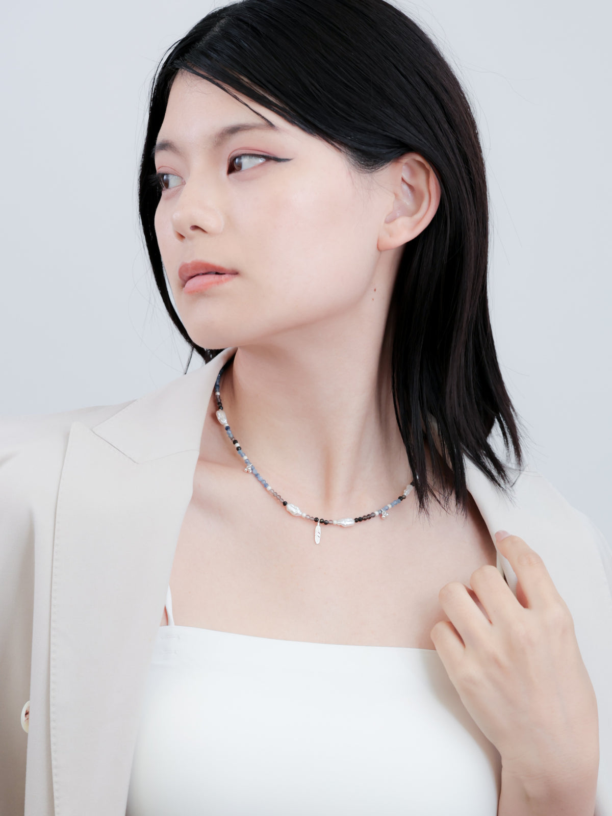 カイヤナイト ＆ 多種天然石 ネックレス〈天空と大地の旅人〉SV925 フェザー ／ 羽のかさねシリーズ｜神戸アトリエ LUCINE