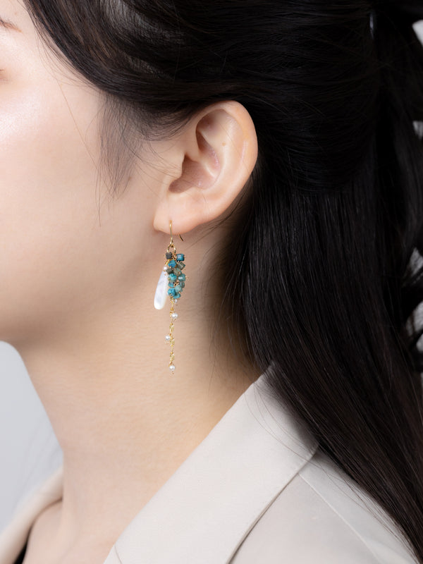 ターコイズ & 白蝶貝(マザーオブパール) ピアス - 【海風の彩り】12月誕生石 / 14KGF・SV925・316L選べる金具【イヤリング変更可】