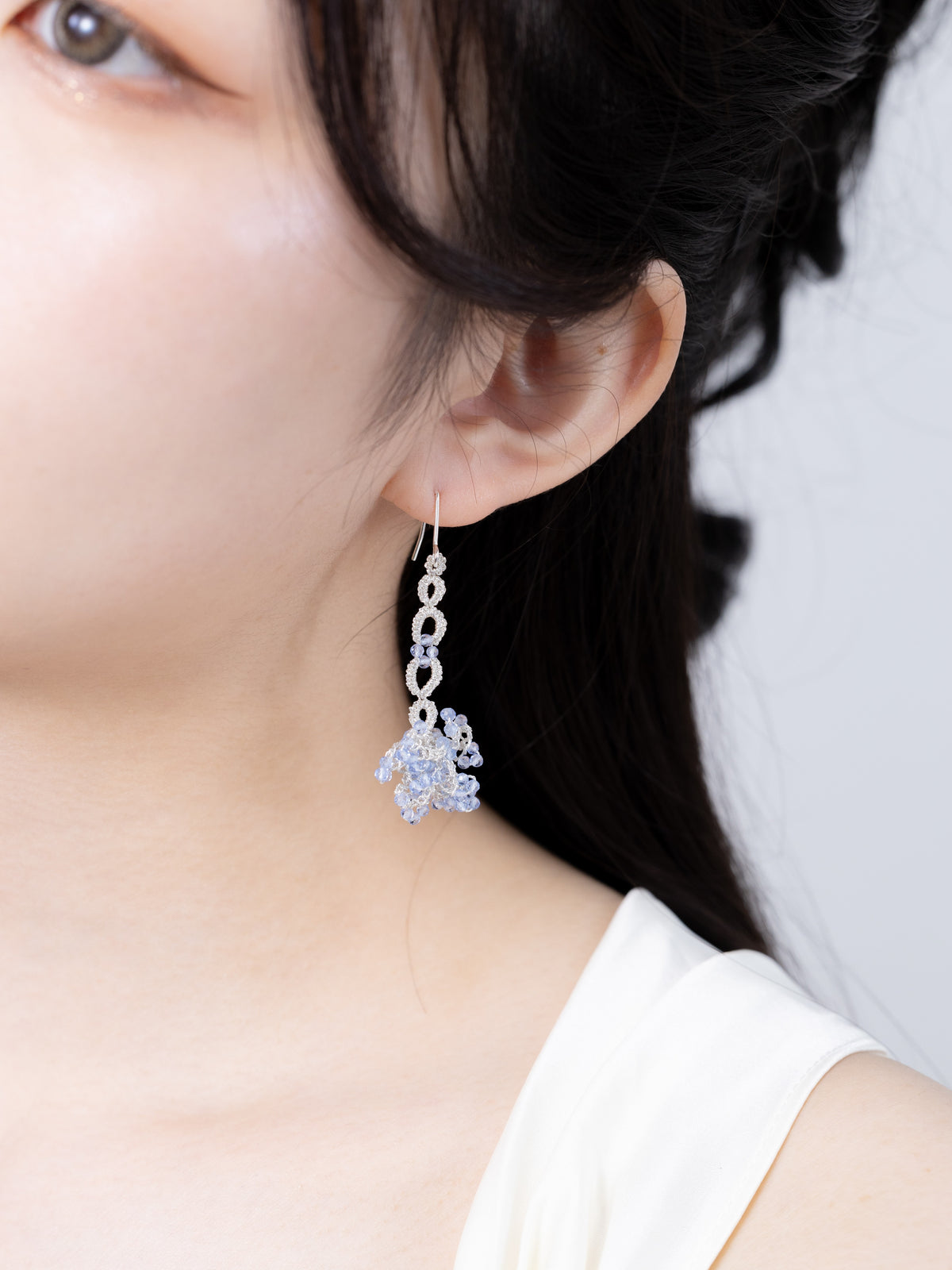 ジルコン × 金糸 クロッシェ ロングピアス/イヤリング - 【光のシャワー】金具変更可