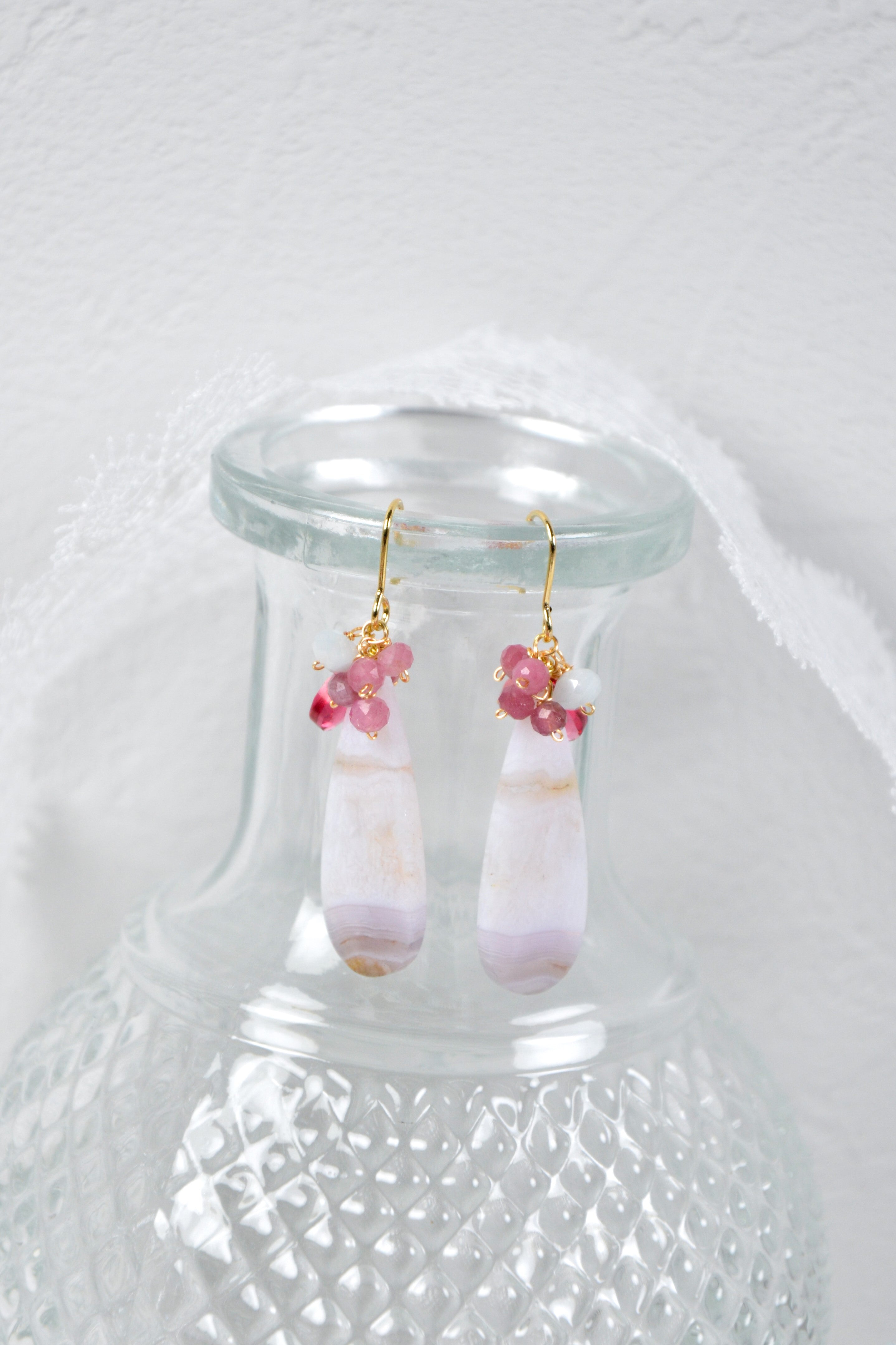 桜舞う午後の装いクォーツピンクピアス大ぶりドアクセサリー