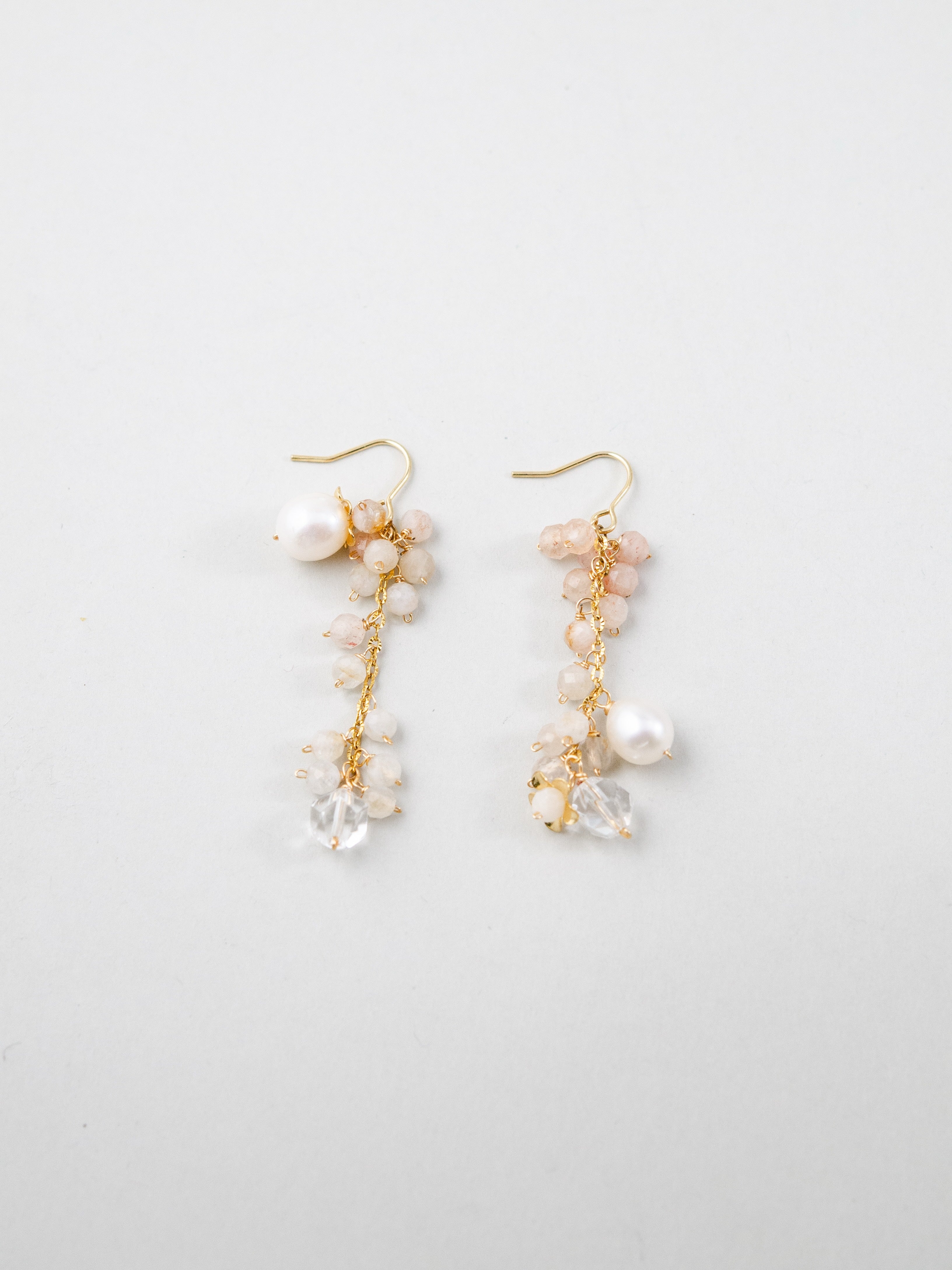 異形カットムーストーンピアス •アレルギー対応
