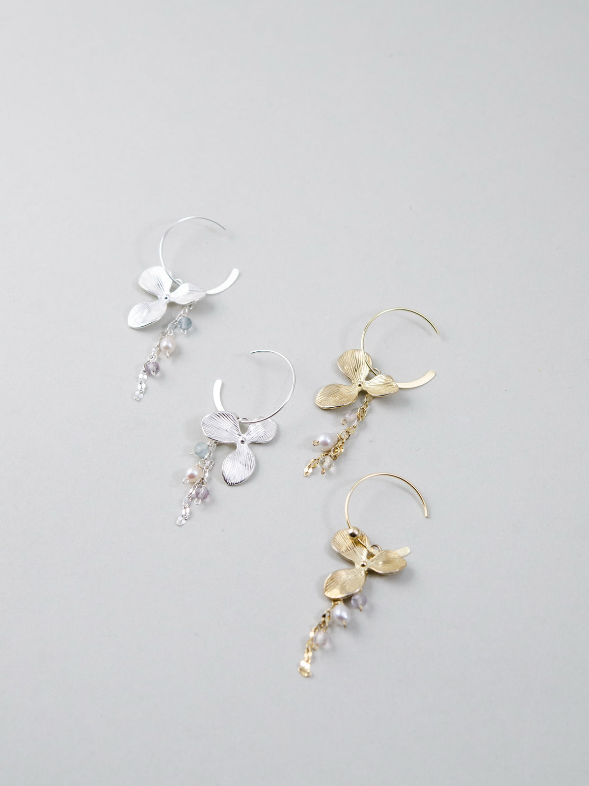 フラワー & 淡水パール フープピアス〈一輪の華やぎ〉- 天然石 SV925・K14GP
