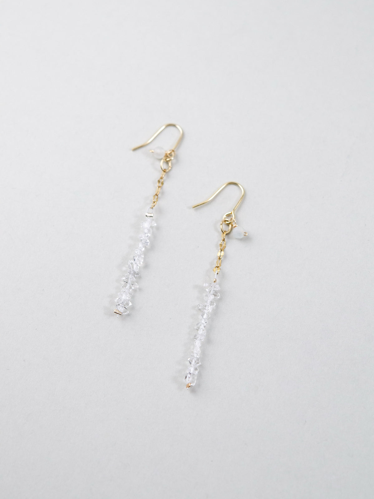 ヘルデライト 原石 ピアス/イヤリング〈原石の閃光〉- 金属アレルギー対応 (14KGF/SV925/サージカルステンレス)
