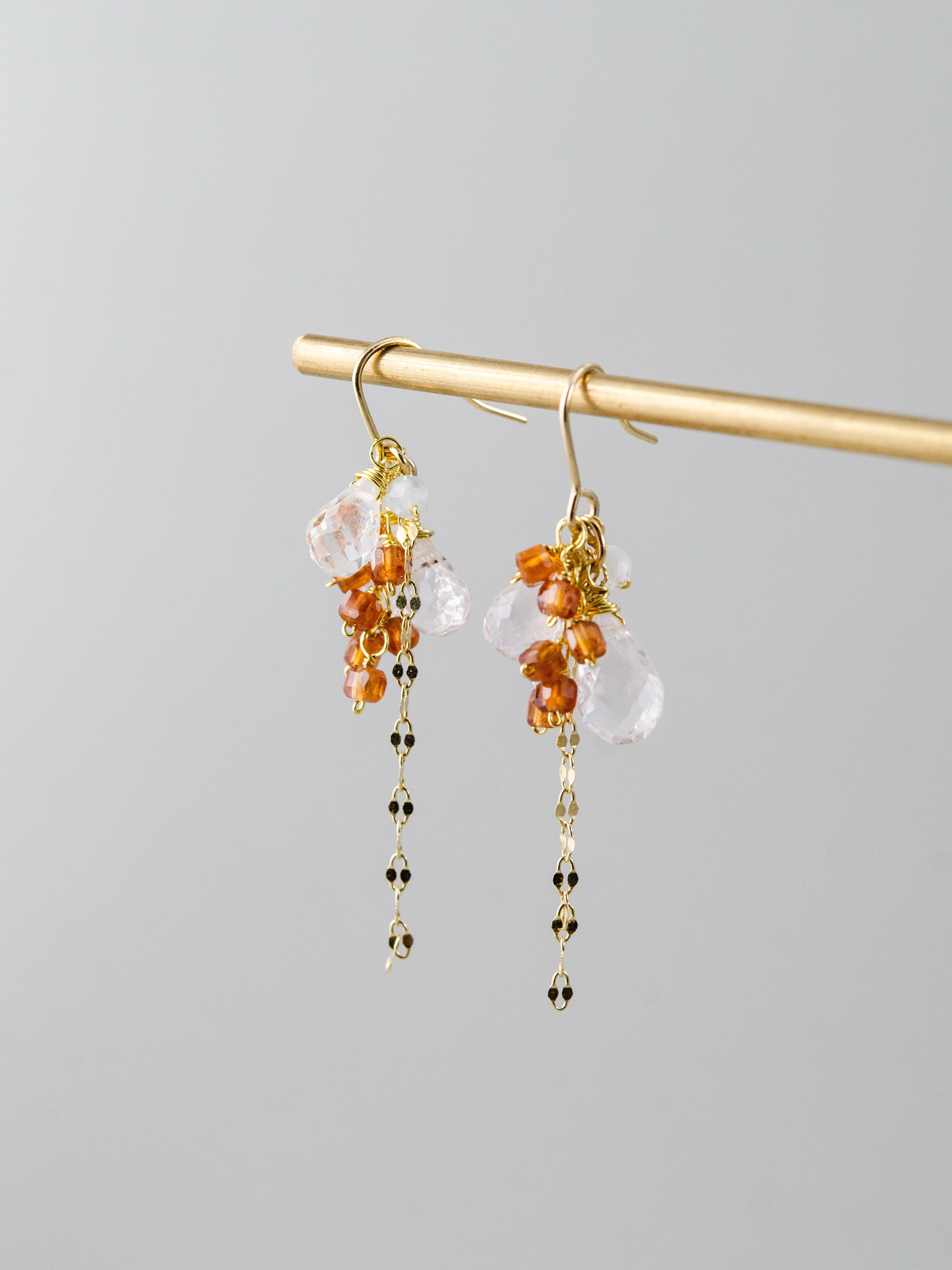 1月誕生石】オレンジガーネット & クリスタル ピアス | 陽だまりの輝き