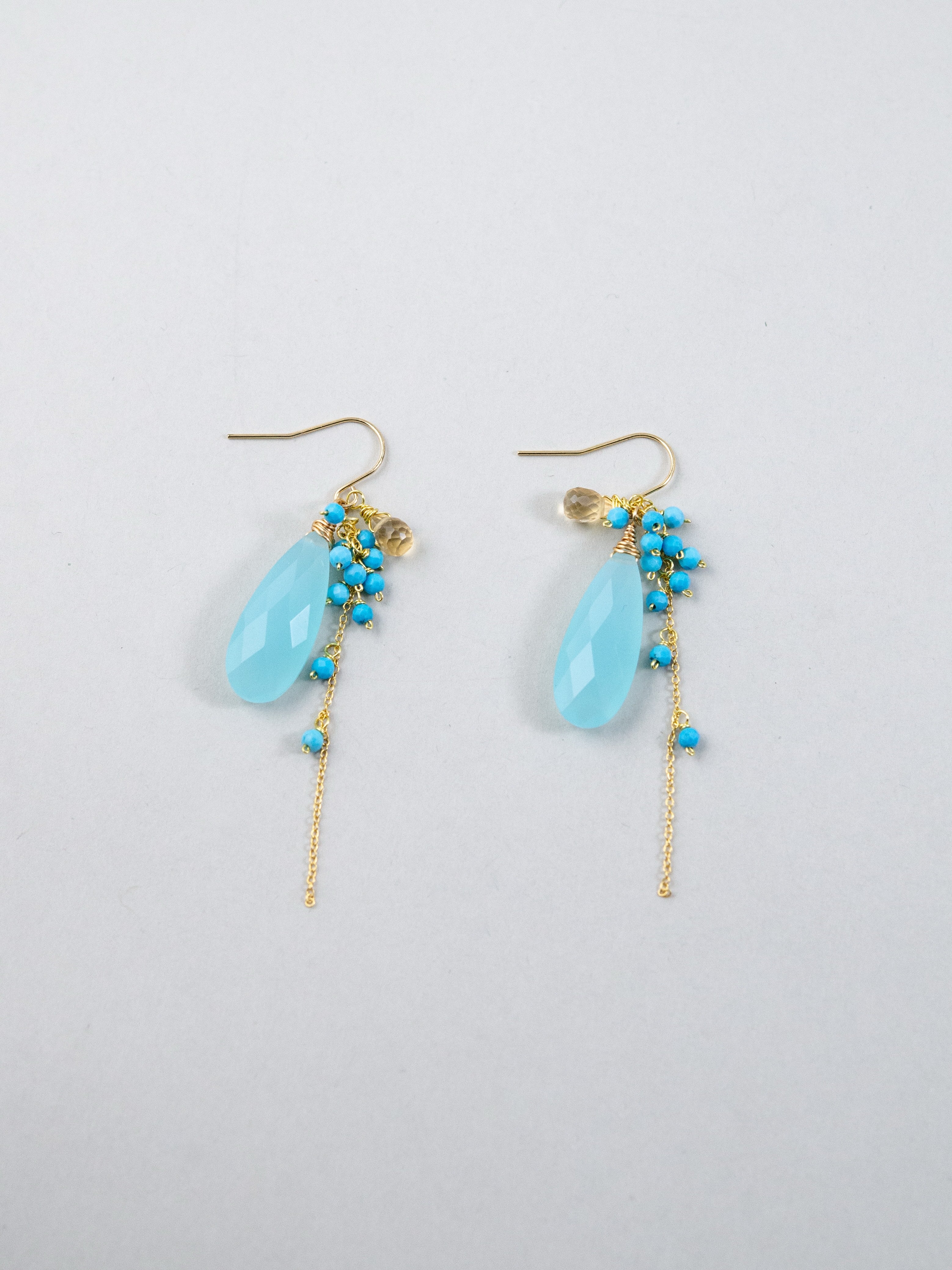 【心洗われる蒼の雫】ブルーカルセドニー & ターコイズロングピアス｜アレルギー対応